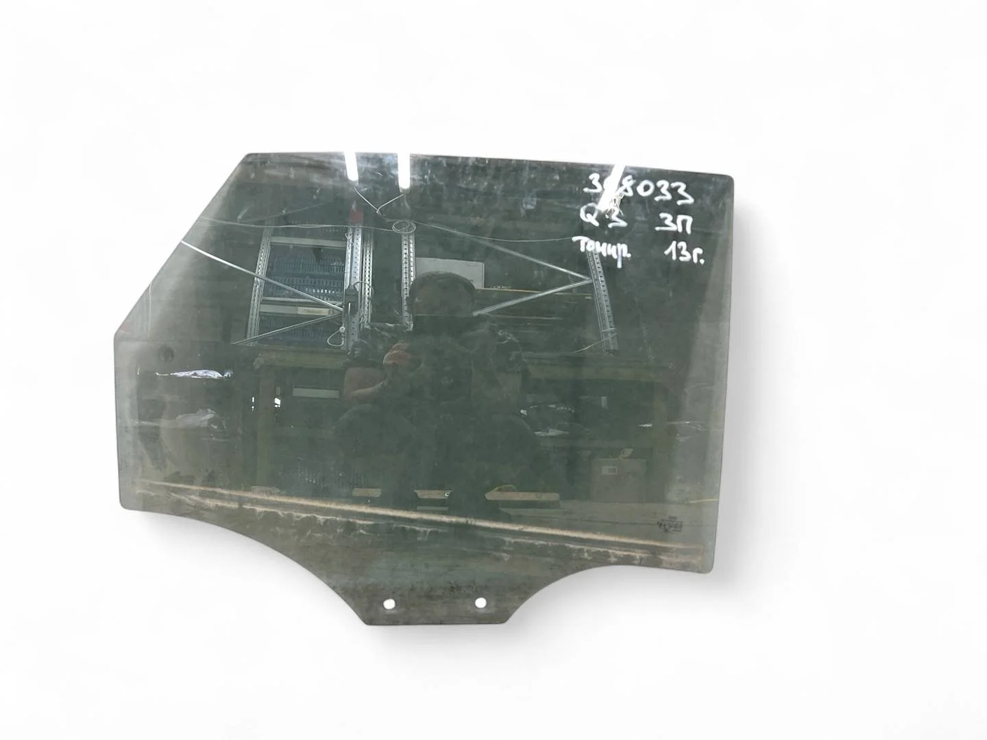 стекло двери задней правой Audi Q3 8U