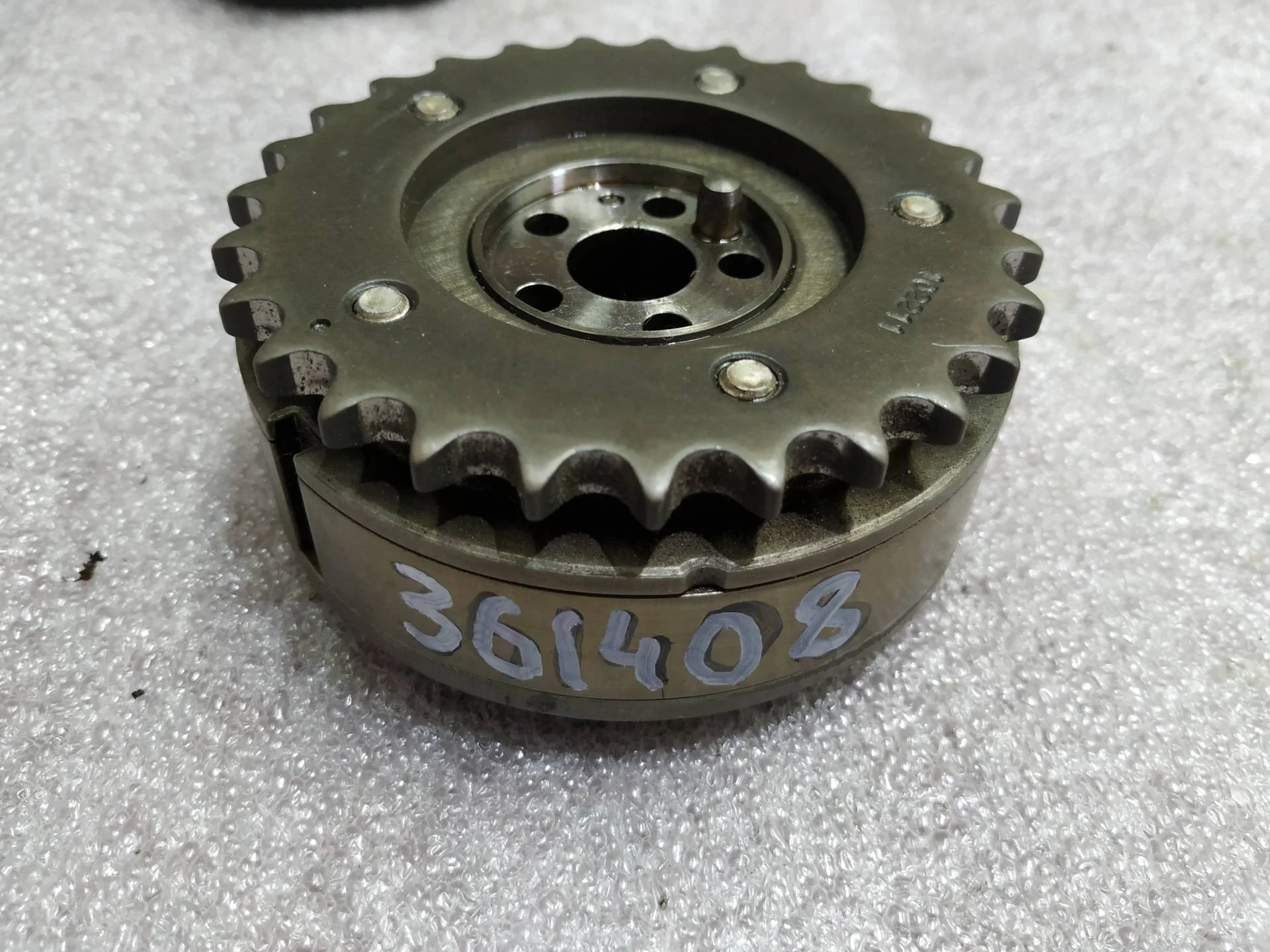 шестерня изменения фаз грм Volkswagen Touareg 2 7P6 2012