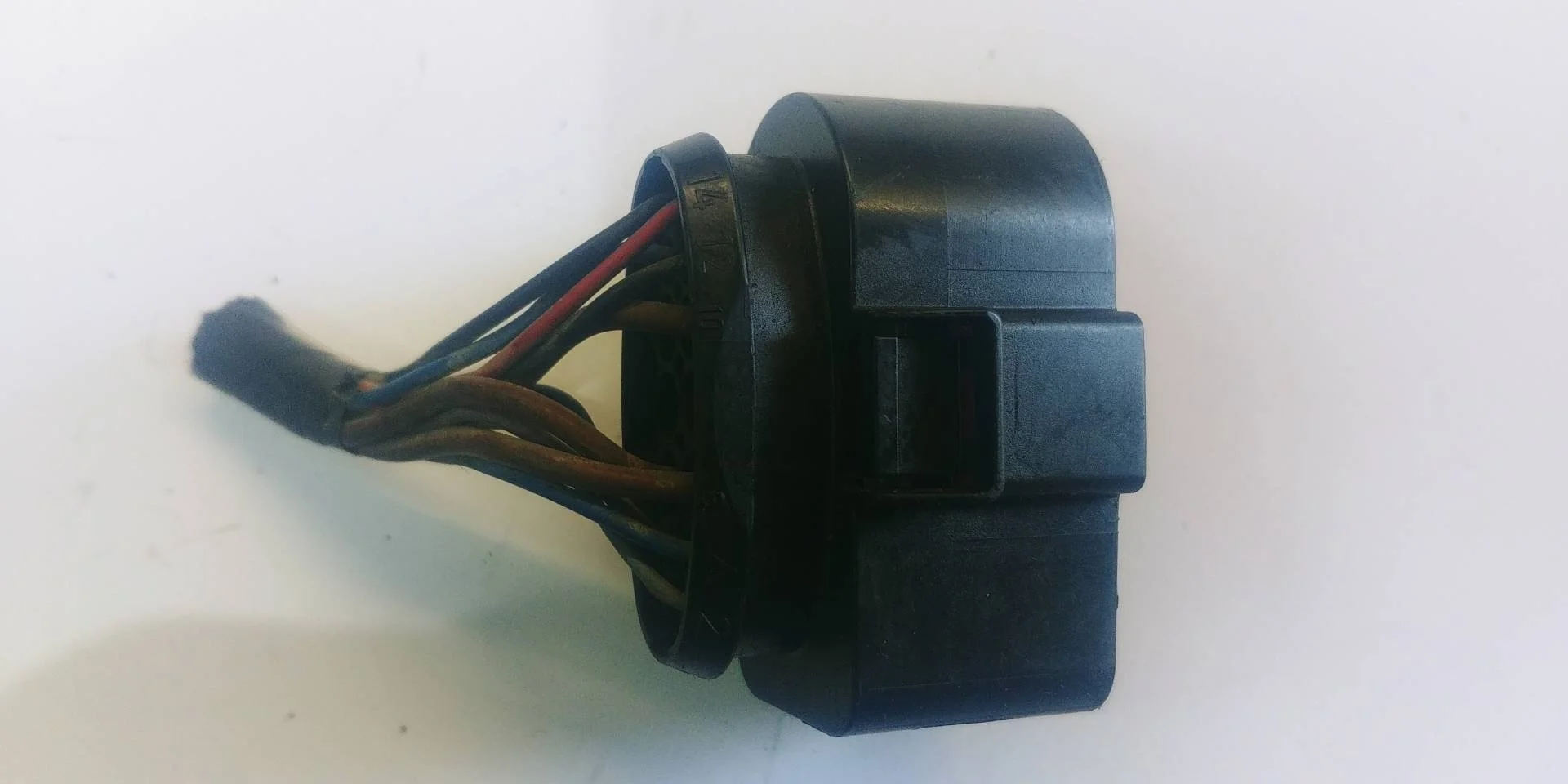 Разъем фары Volkswagen Touareg 2