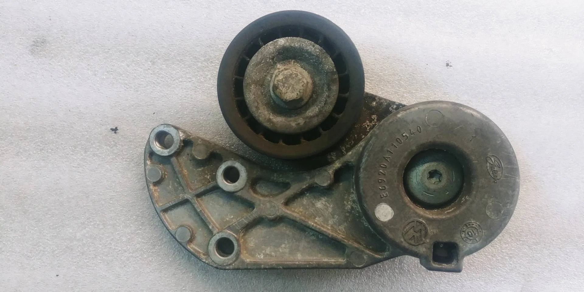 Натяжной механизм Volkswagen Touareg 2