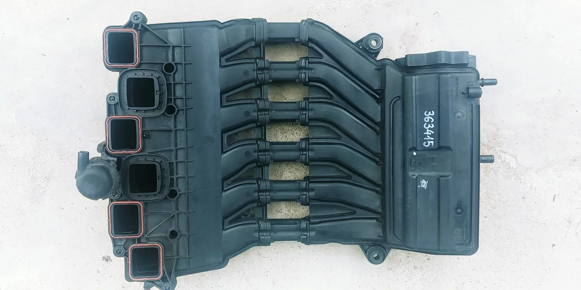 Кронштейн крепления брызговика Volkswagen Touareg 2