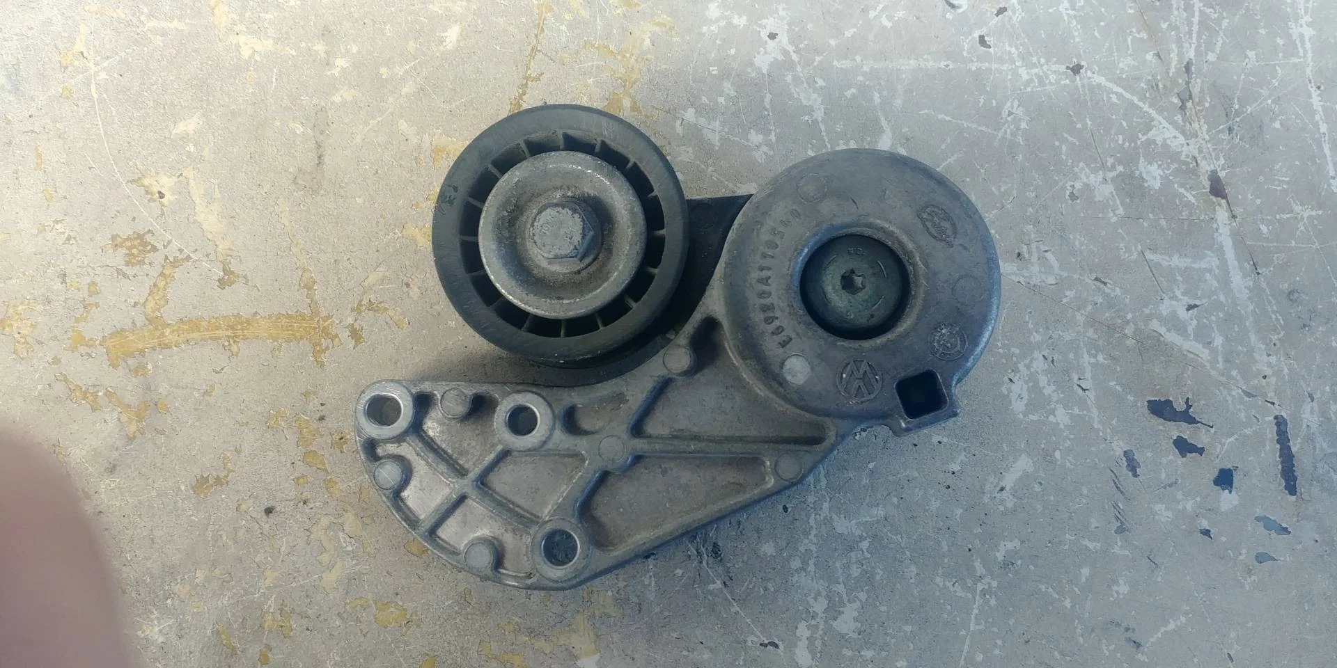 Натяжной механизм Volkswagen Touareg 2