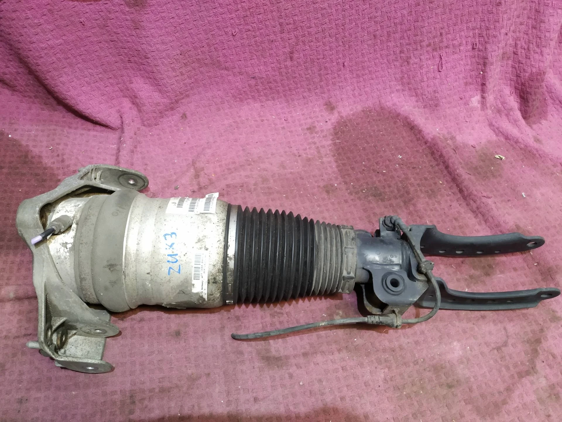 Пневматическая стойка Audi Q7