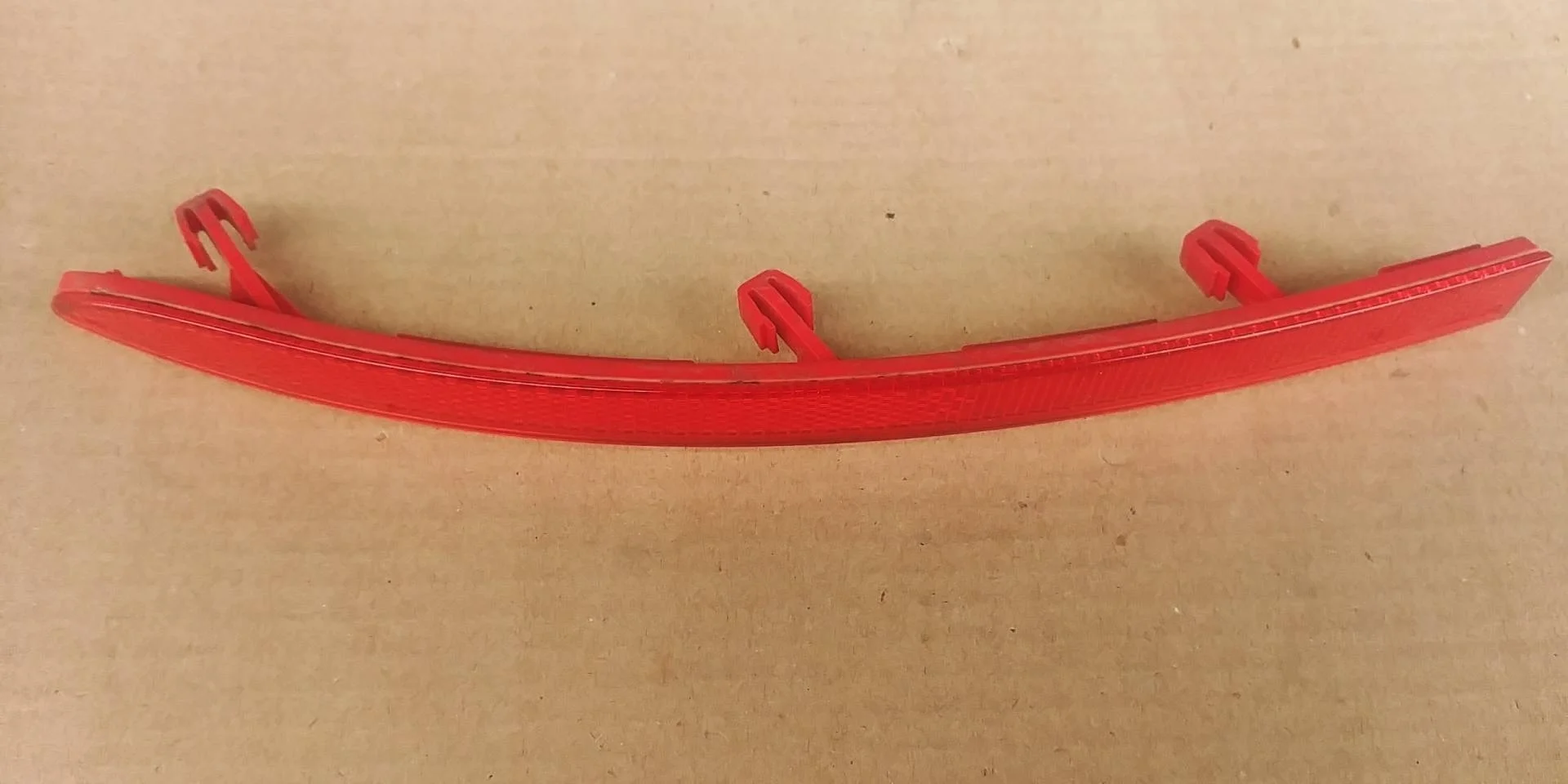 Отражатель в бампер Volkswagen Tiguan