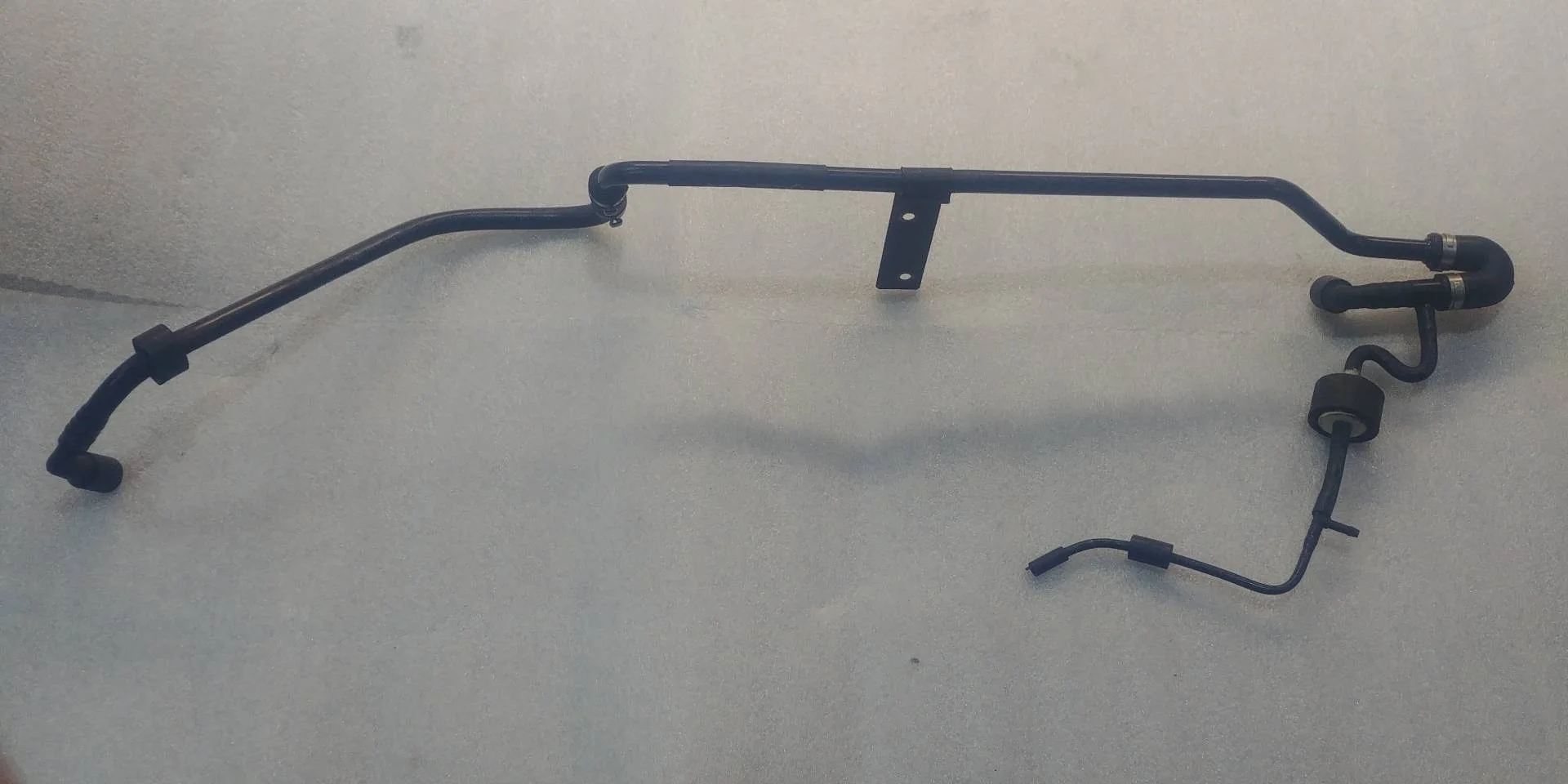 Шланг вакуумного усилителя тормоза Audi Q7