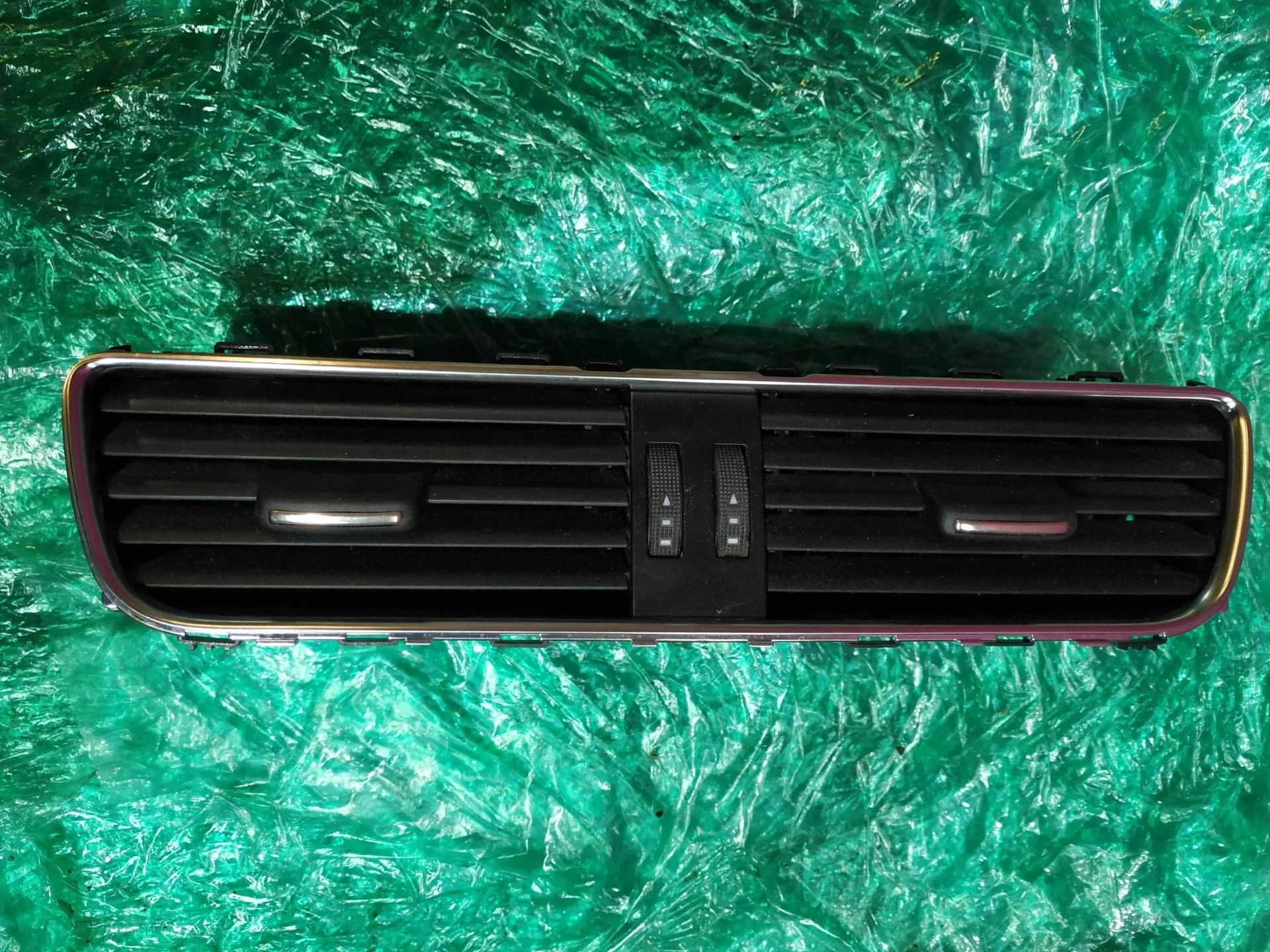 Решетка вентиляции Audi A5 8T