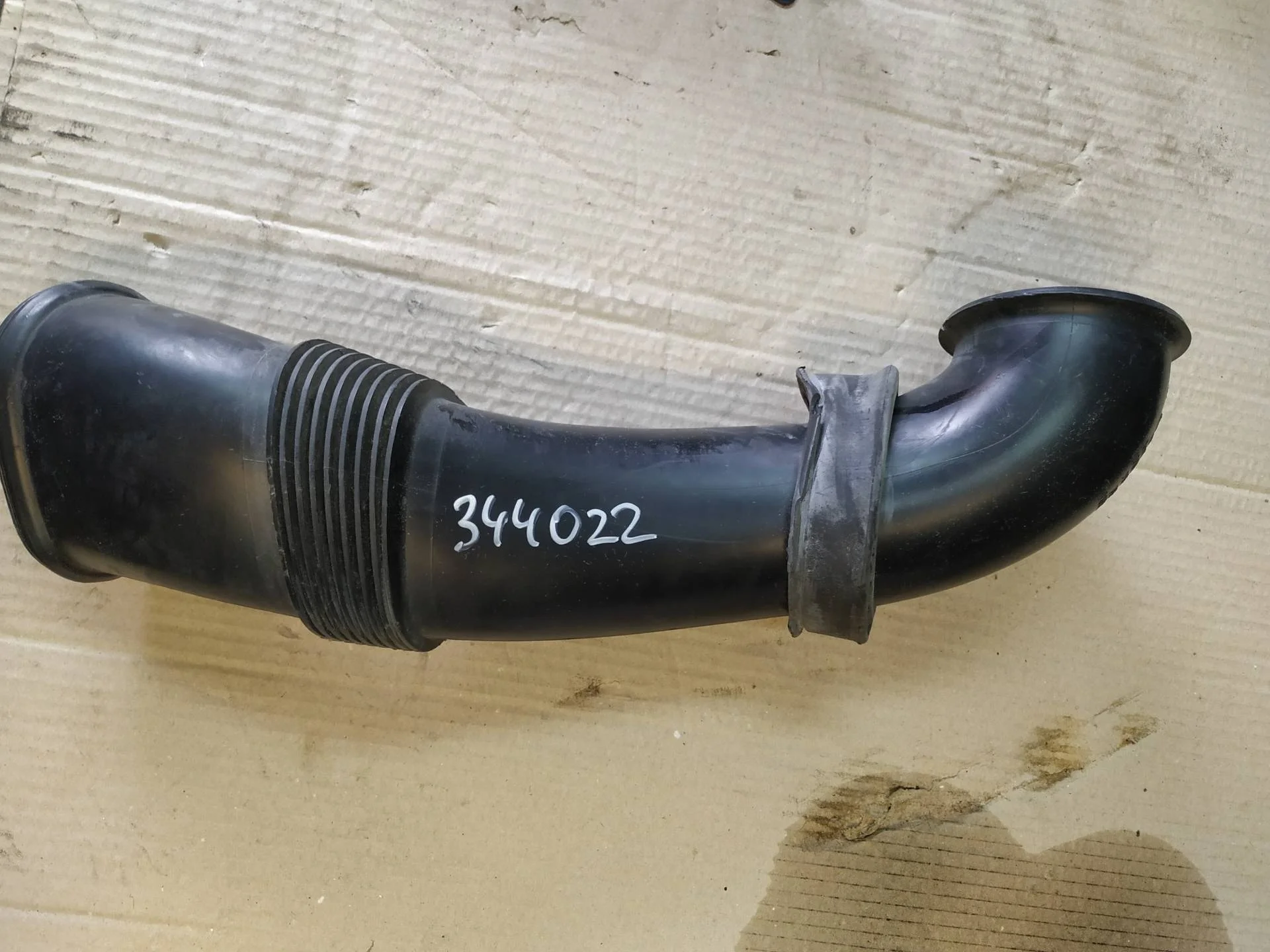 Воздуховод патрубок Audi Q7