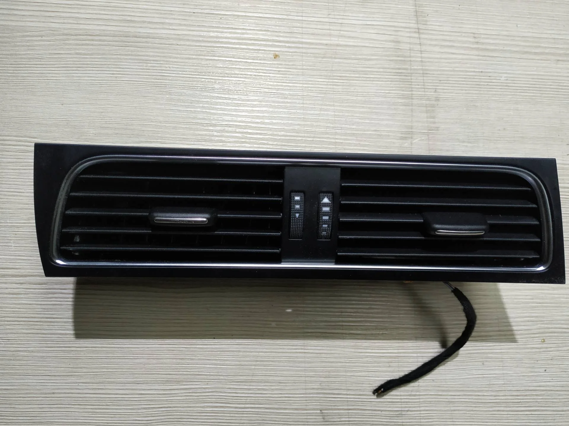 Решетка вентиляции Audi A4