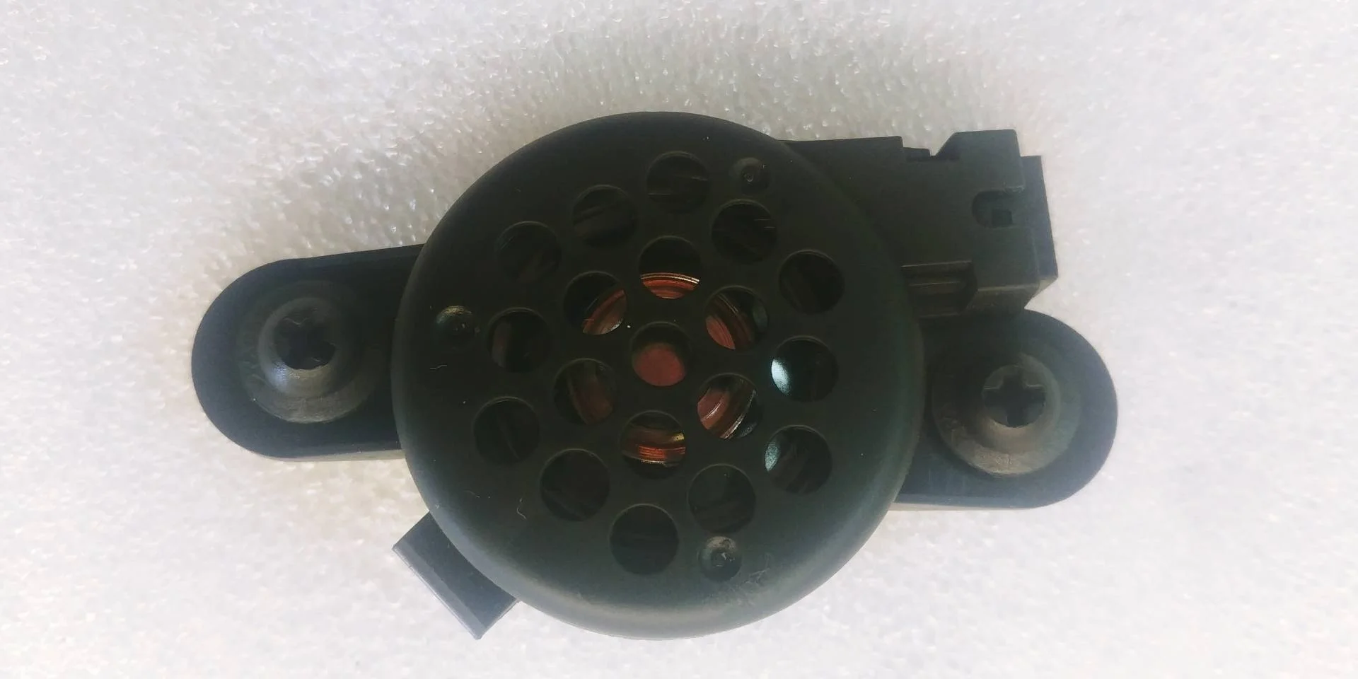 динамик высокочастотный (пищалка) двери Volkswagen Touareg 2  2013