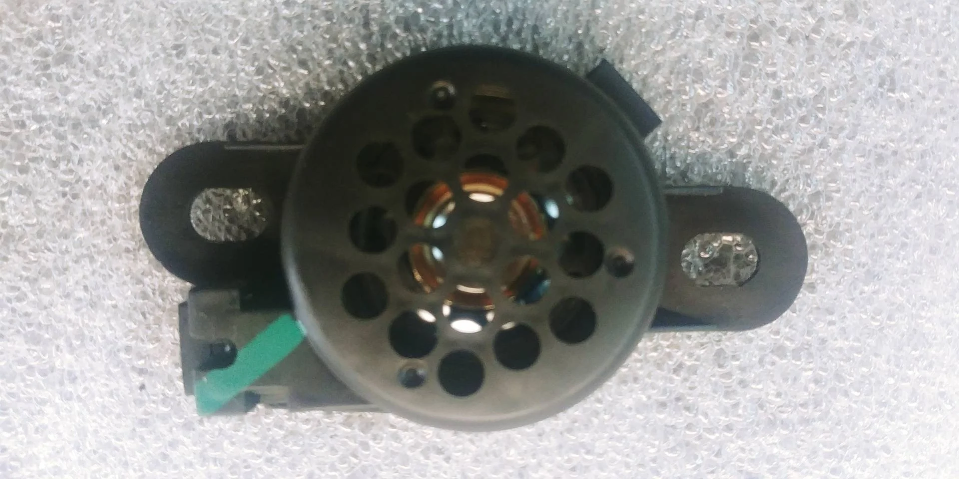 динамик высокочастотный (пищалка) двери Volkswagen Touareg 2  2013