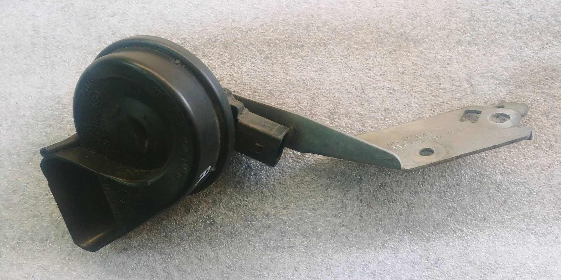 сигнал звуковой Volkswagen Touareg 2  2013