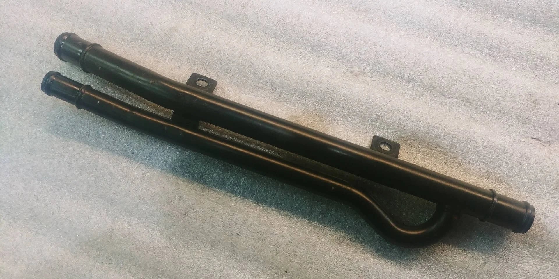 трубка охлаждающей жидкости металлическая Volkswagen Touareg 2  2013