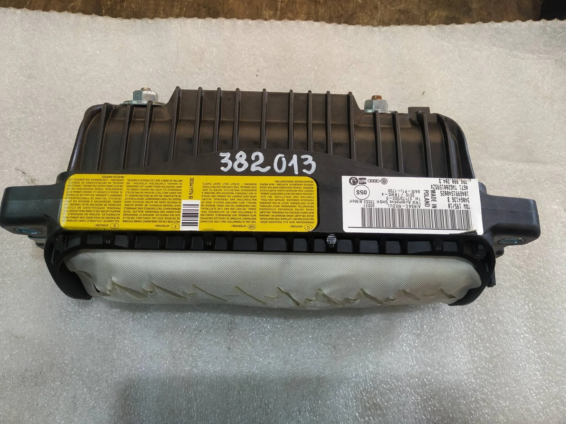 подушка безопасности пассажира Volkswagen Touareg 2  2013