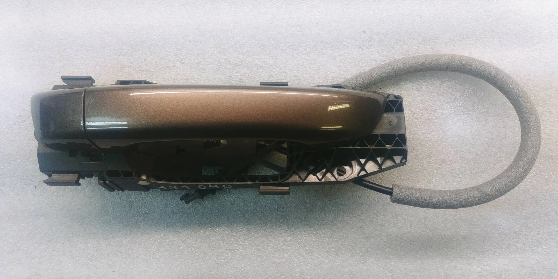 ручка наружная двери правой Volkswagen Touareg 2  2013