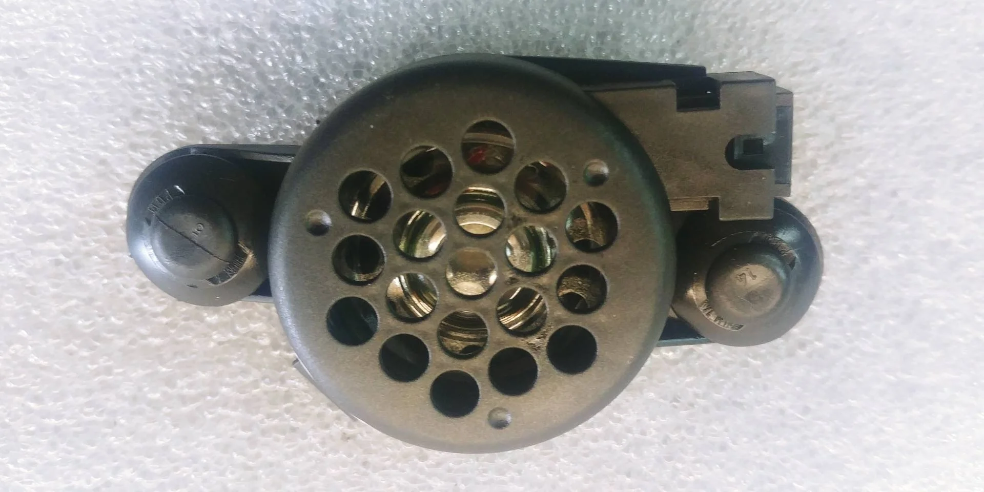 динамик высокочастотный (пищалка) двери Volkswagen Touareg 2  2013