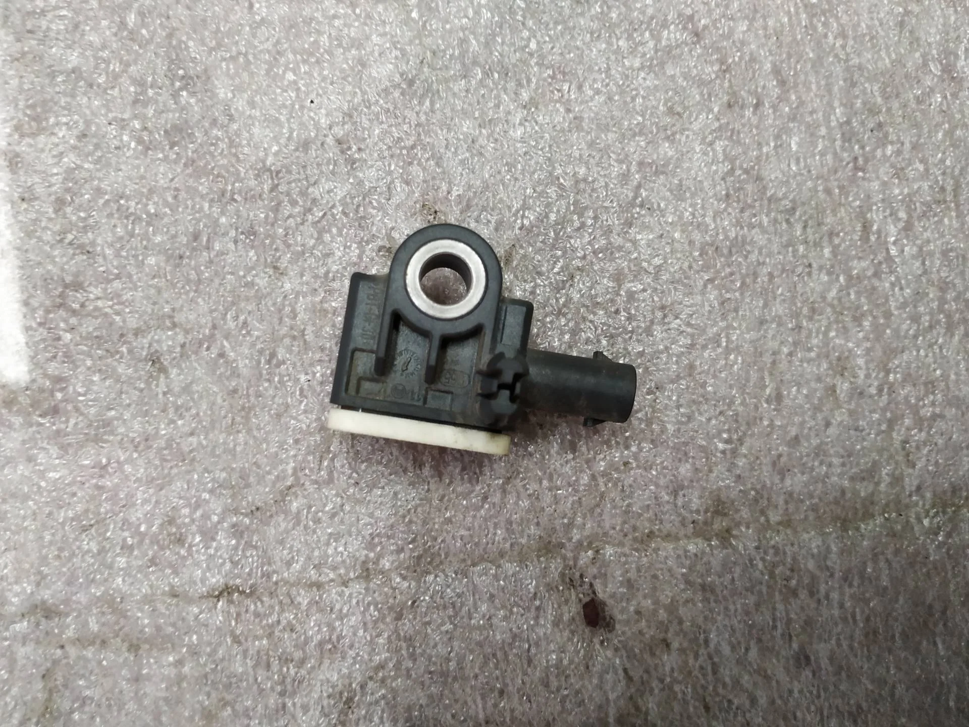 датчик airbag Volkswagen Touareg 2  2013