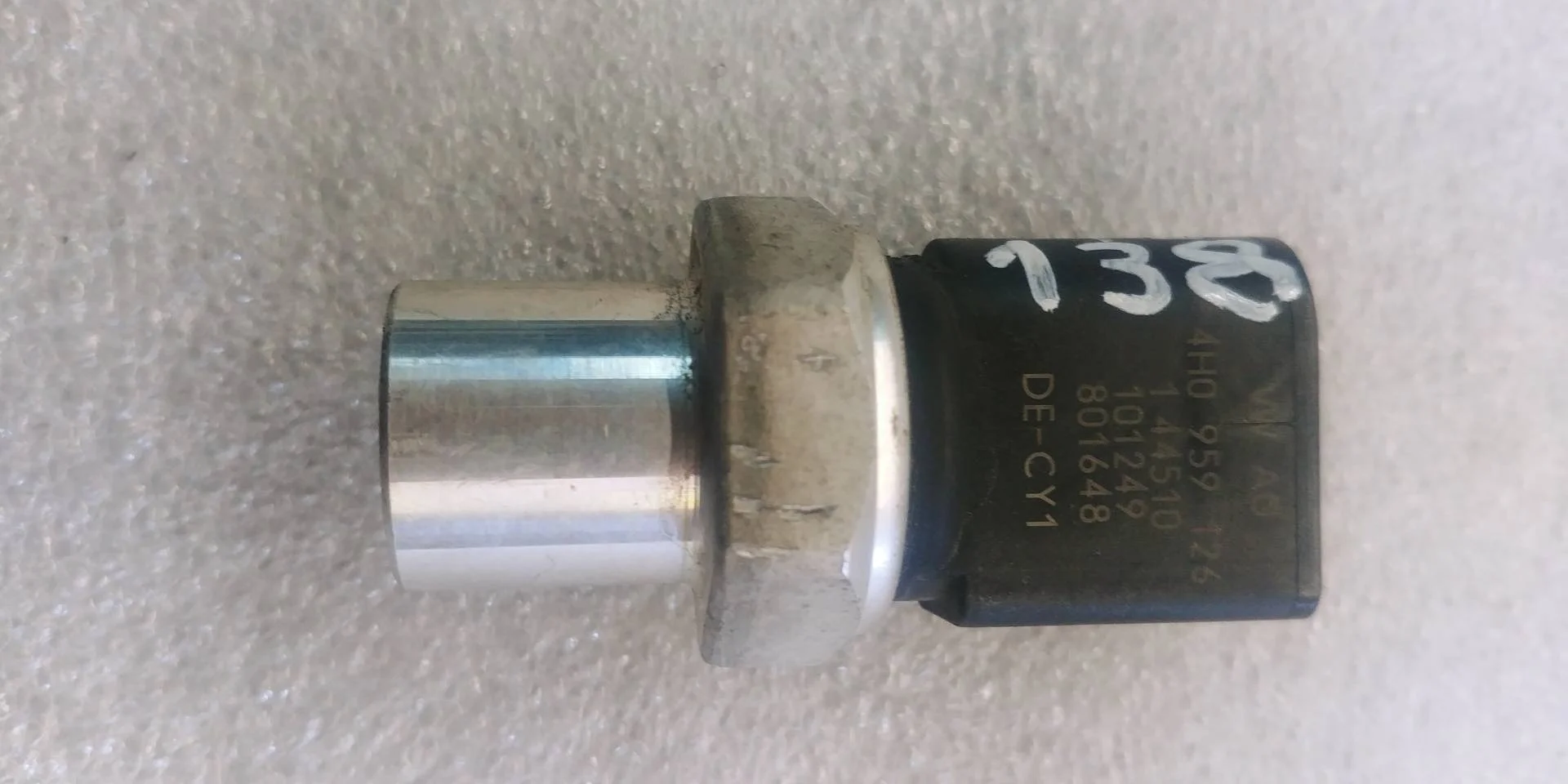 датчик давления масла Volkswagen Touareg 2  2013