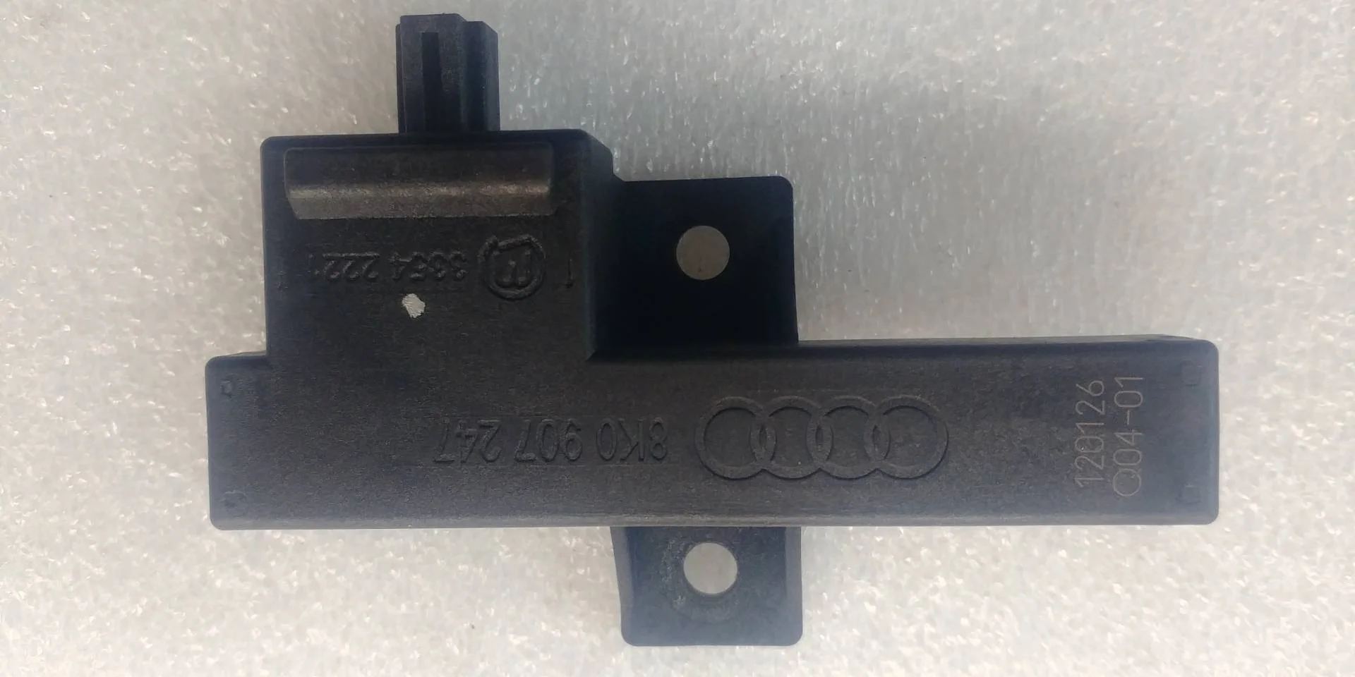 антенна системы комфортного доступа Volkswagen Touareg 2  2013