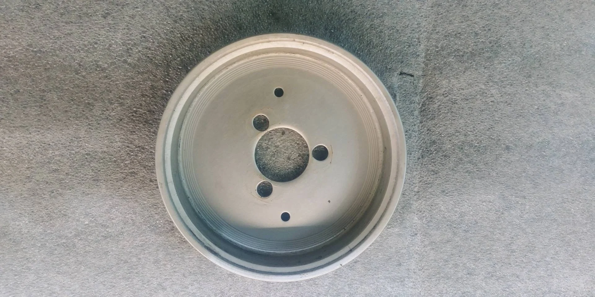 шкив помпы Volkswagen Touareg 2  2013