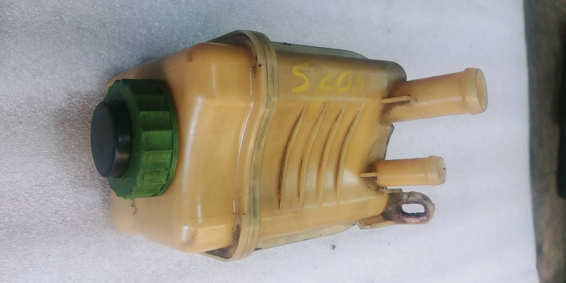 бачок гидроусилителя Volkswagen Touareg 2  2013