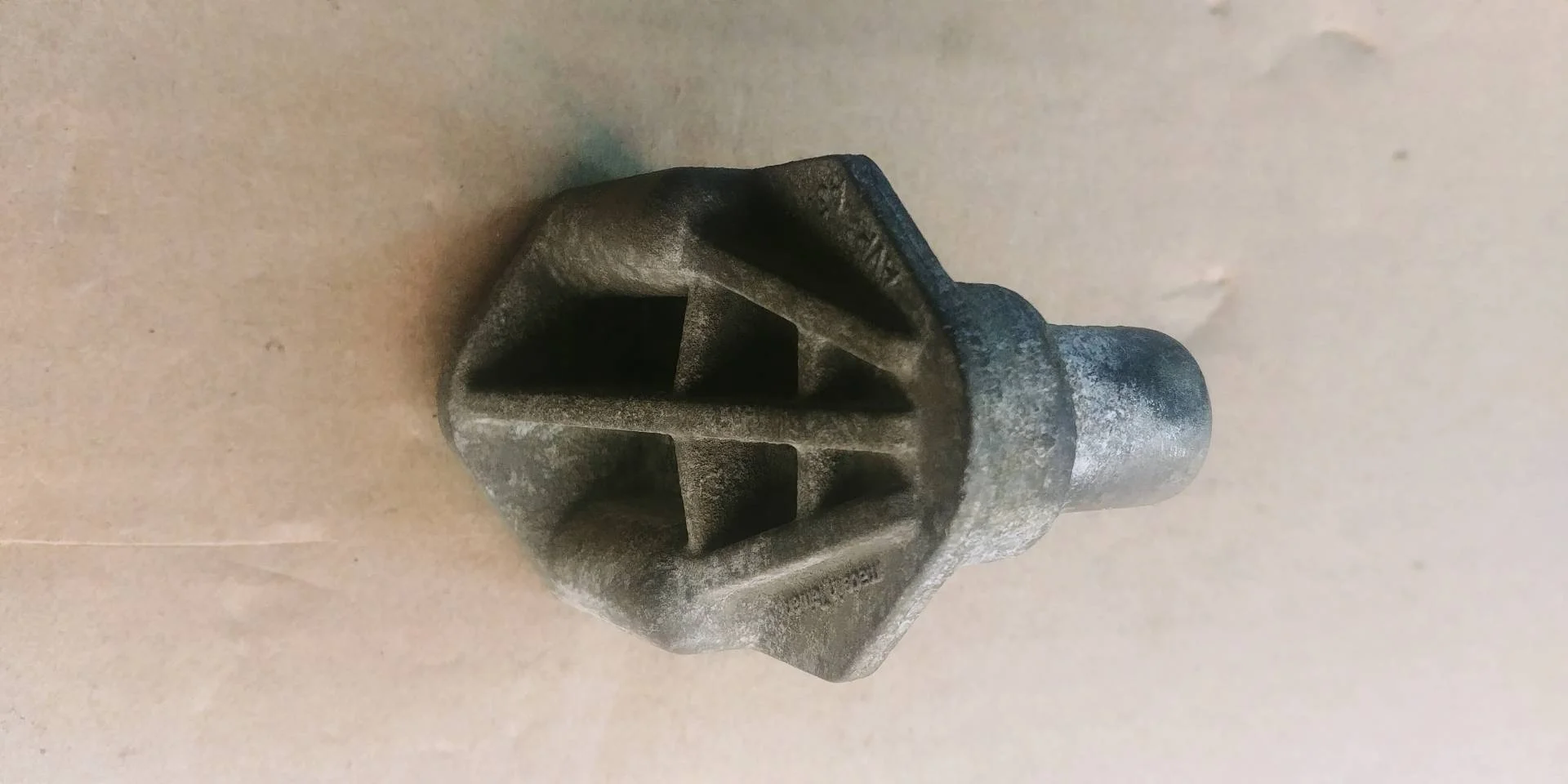 кронштейн (крепление) Volkswagen Touareg 2  2013