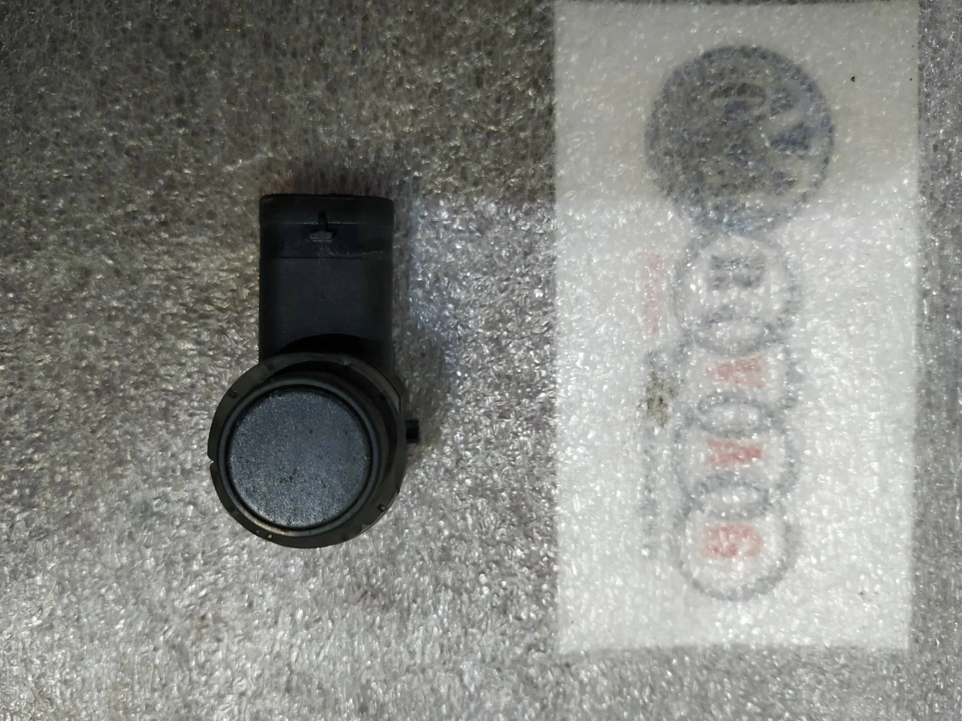 парктроник передний Volkswagen Touareg 2  2013