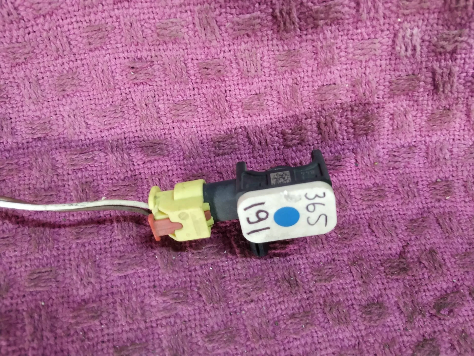 датчик airbag Volkswagen Touareg 2  2013