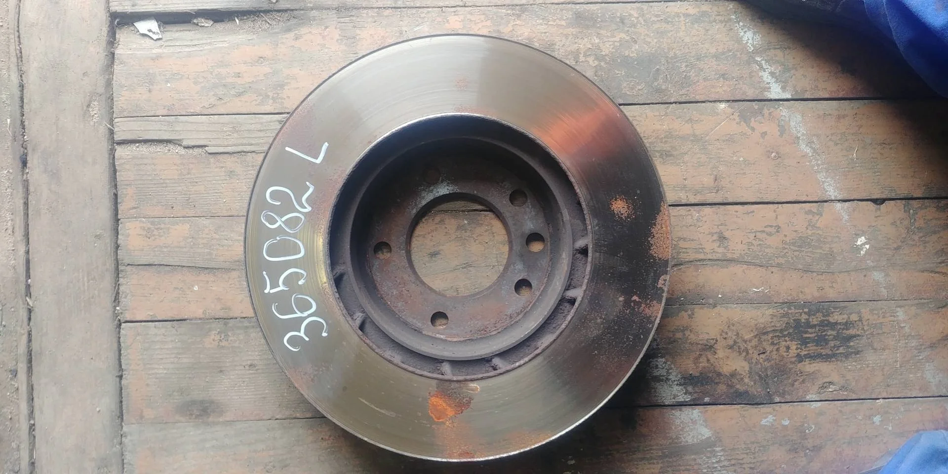 диск тормозной передний левый Volkswagen Touareg 2  2013