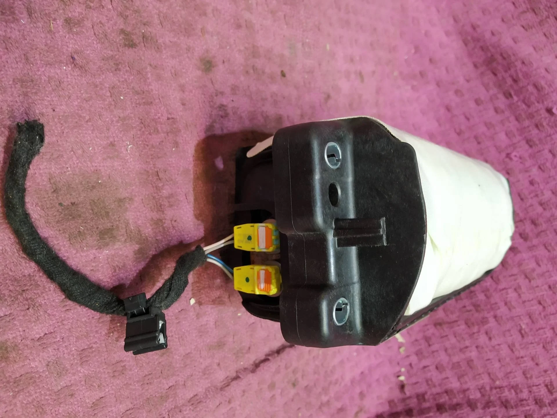 подушка безопасности пассажира Volkswagen Touareg 2  2013