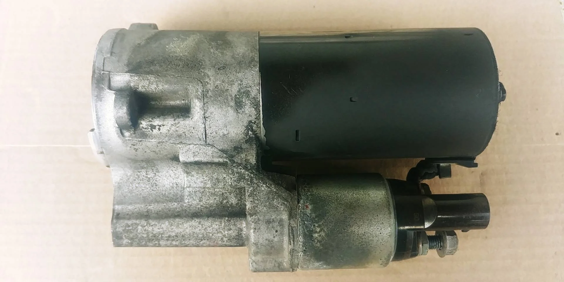 стартер Volkswagen Touareg 2  2013