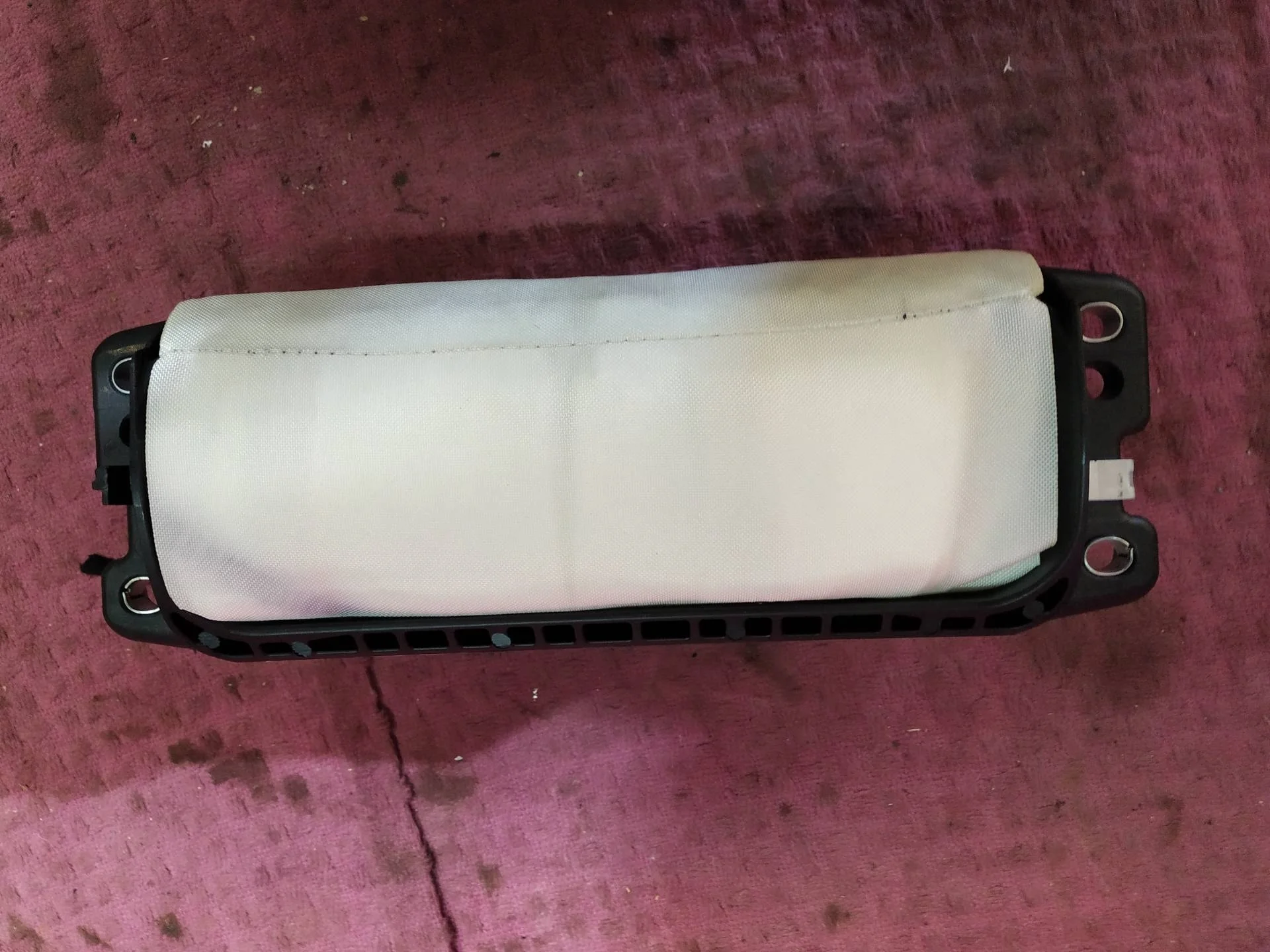 подушка безопасности пассажира Volkswagen Touareg 2  2013