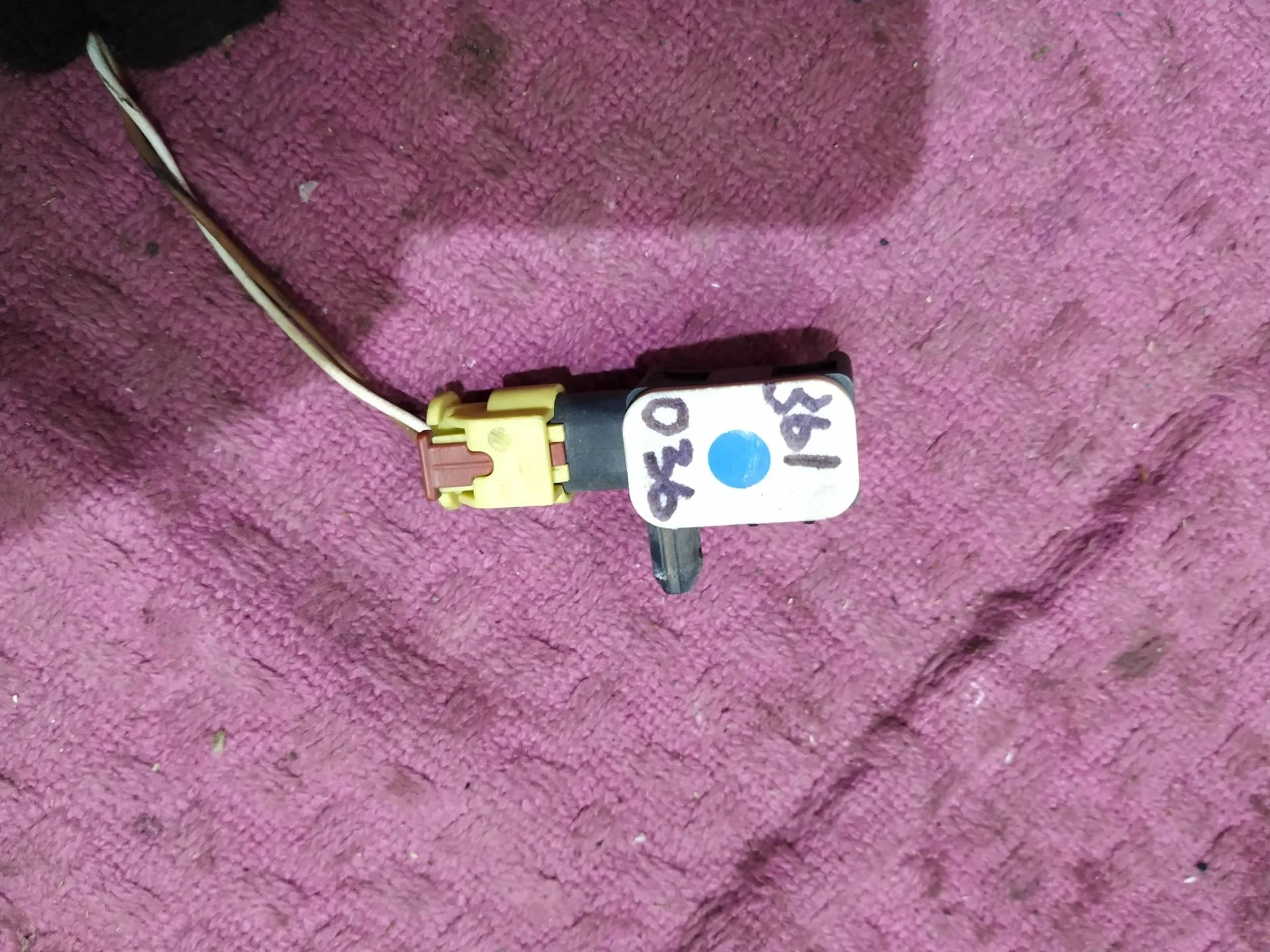 датчик airbag Volkswagen Touareg 2  2013