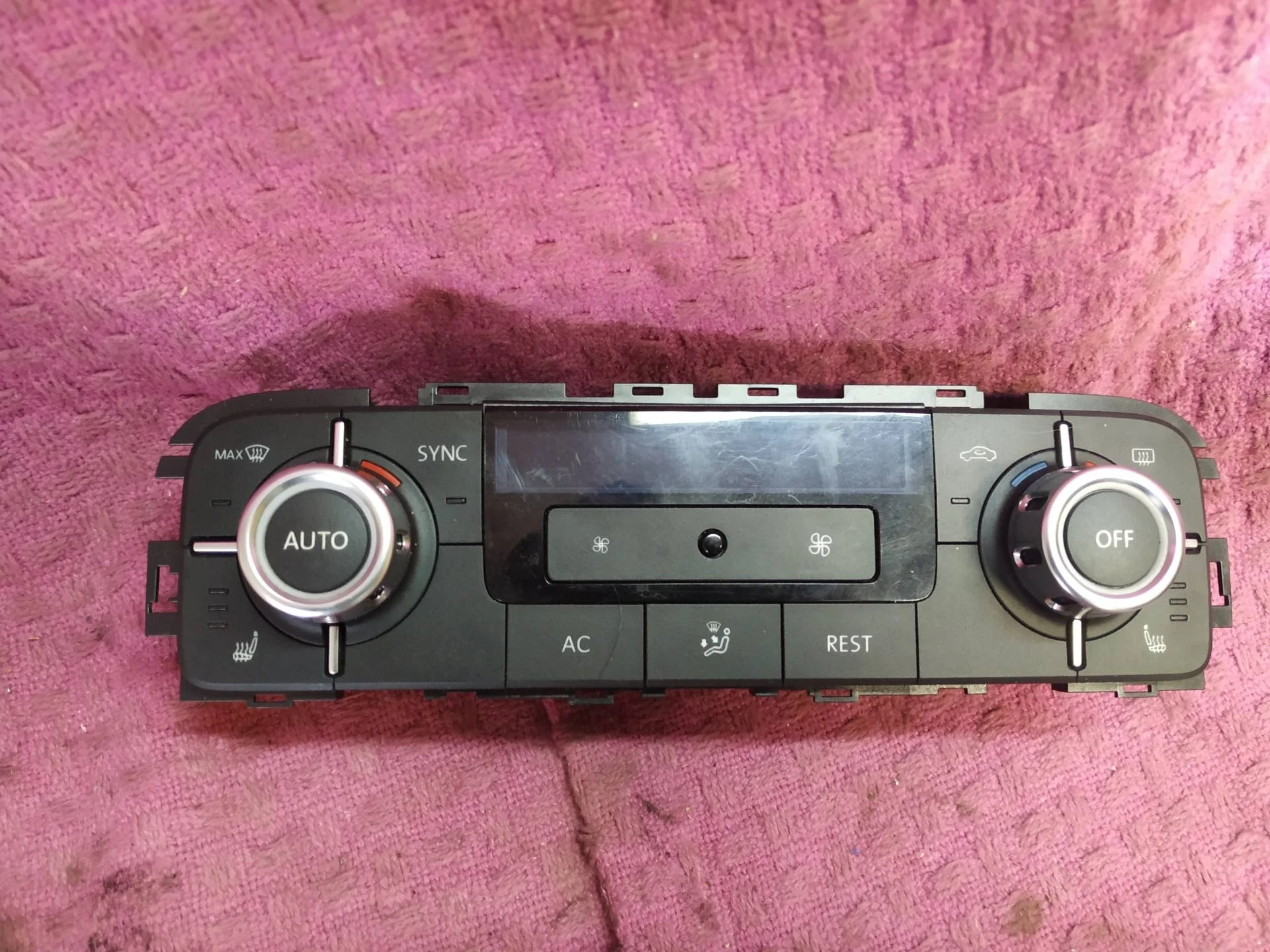 блок управления печки/климат-контроля Volkswagen Touareg 2  2013