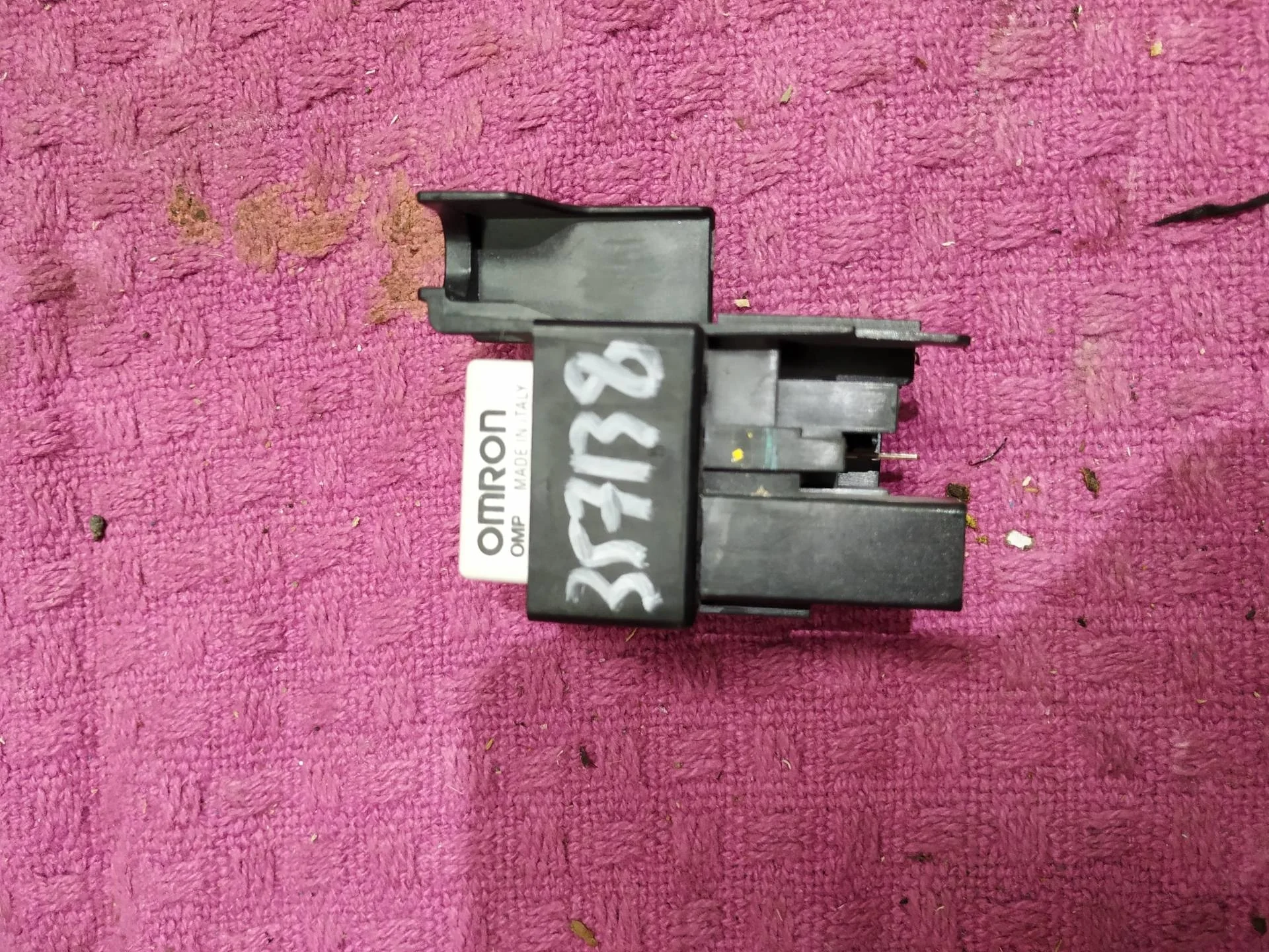 реле электровентилятора Volkswagen Touareg 2  2013