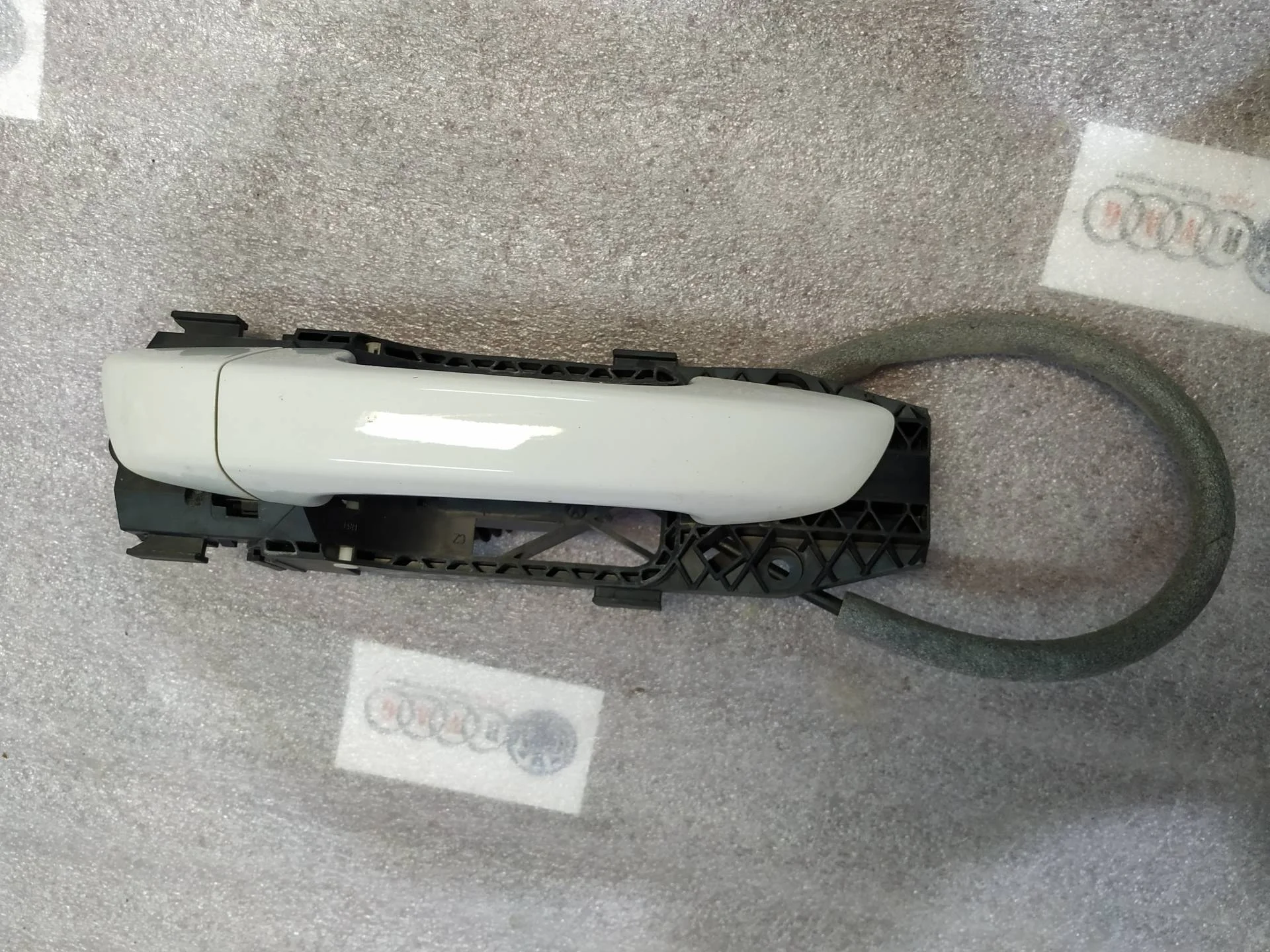 ручка наружная двери правой Volkswagen Touareg 2  2013