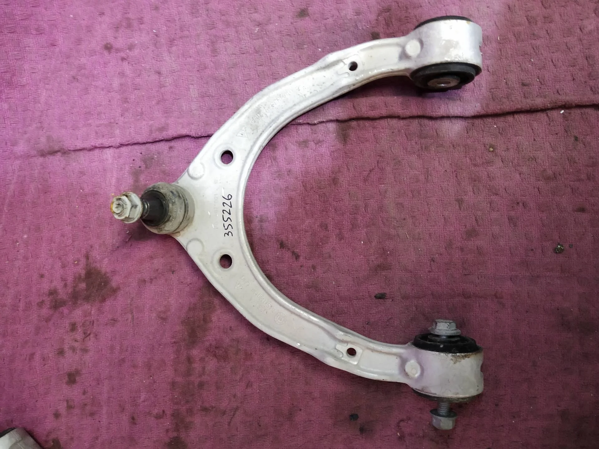 рычаг передний Volkswagen Touareg 2  2013