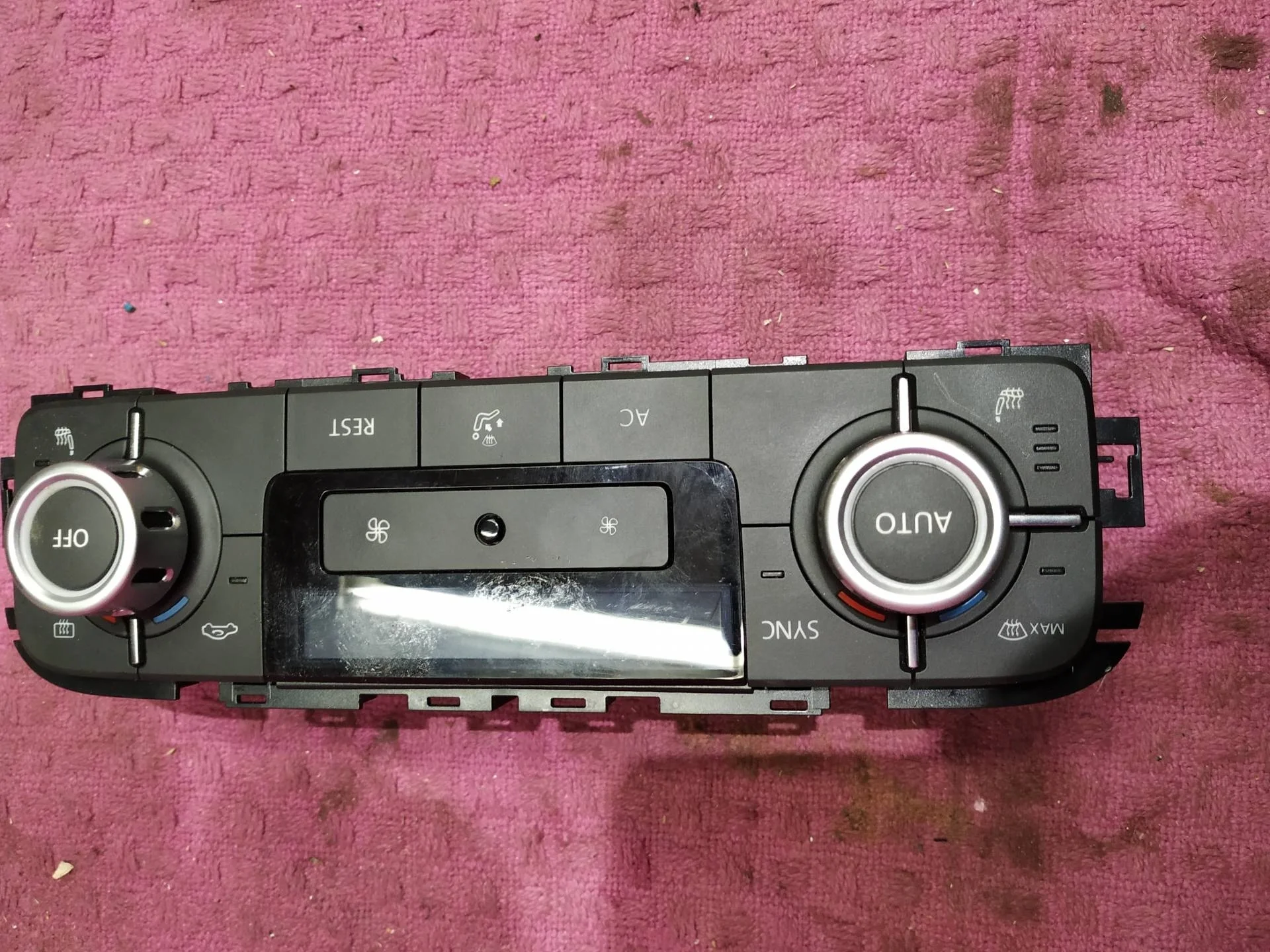 блок управления печки/климат-контроля Volkswagen Touareg 2  2013