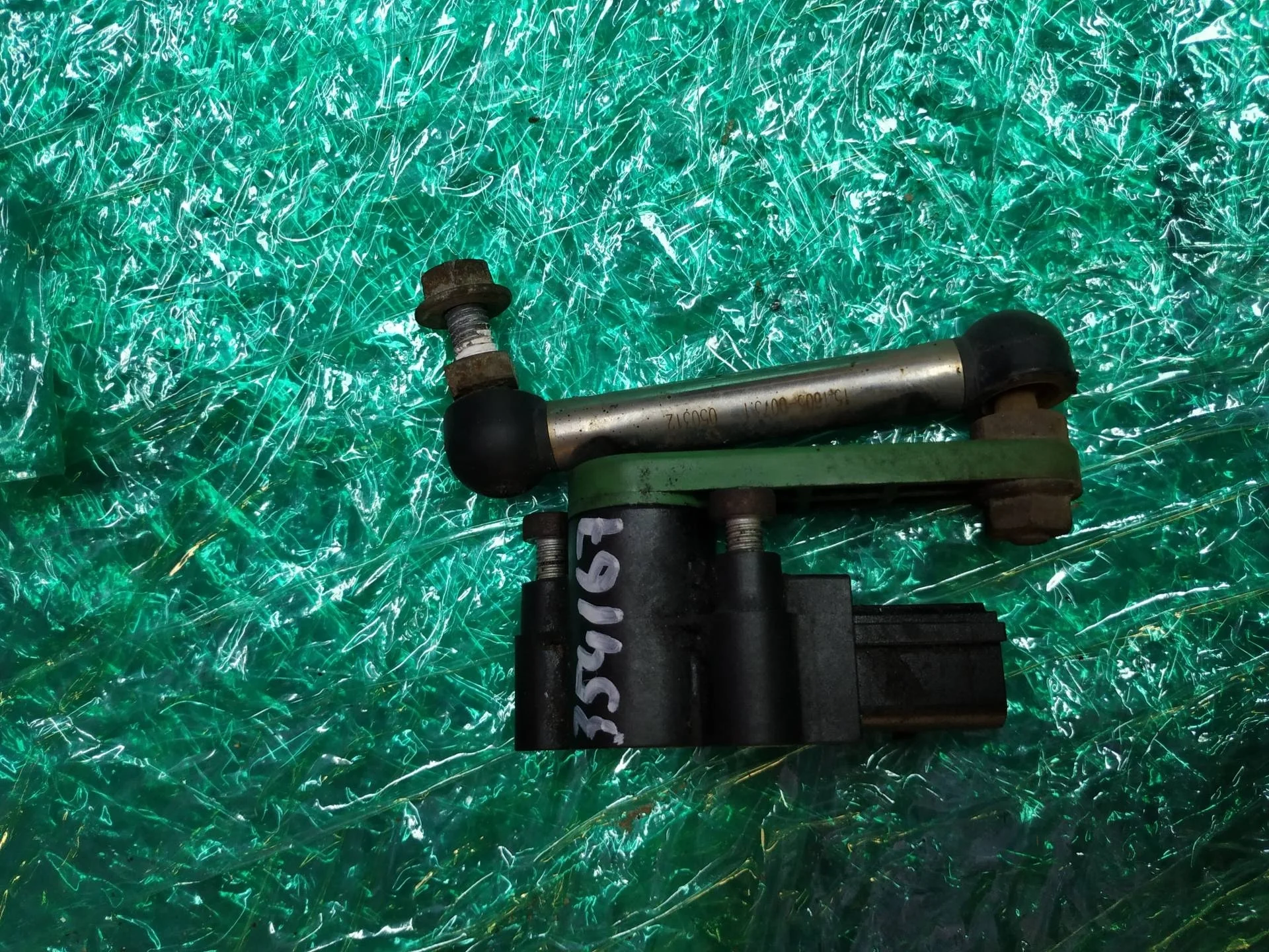 датчик дорожного просвета задний Volkswagen Touareg 2  2013