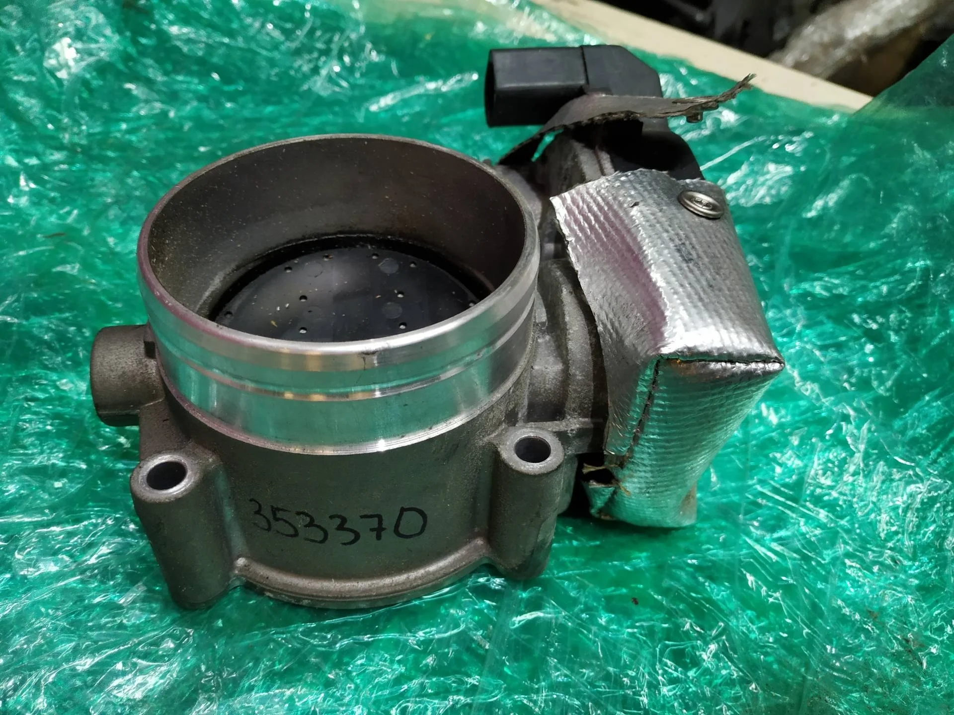 дроссельная заслонка Volkswagen Touareg 2  2013