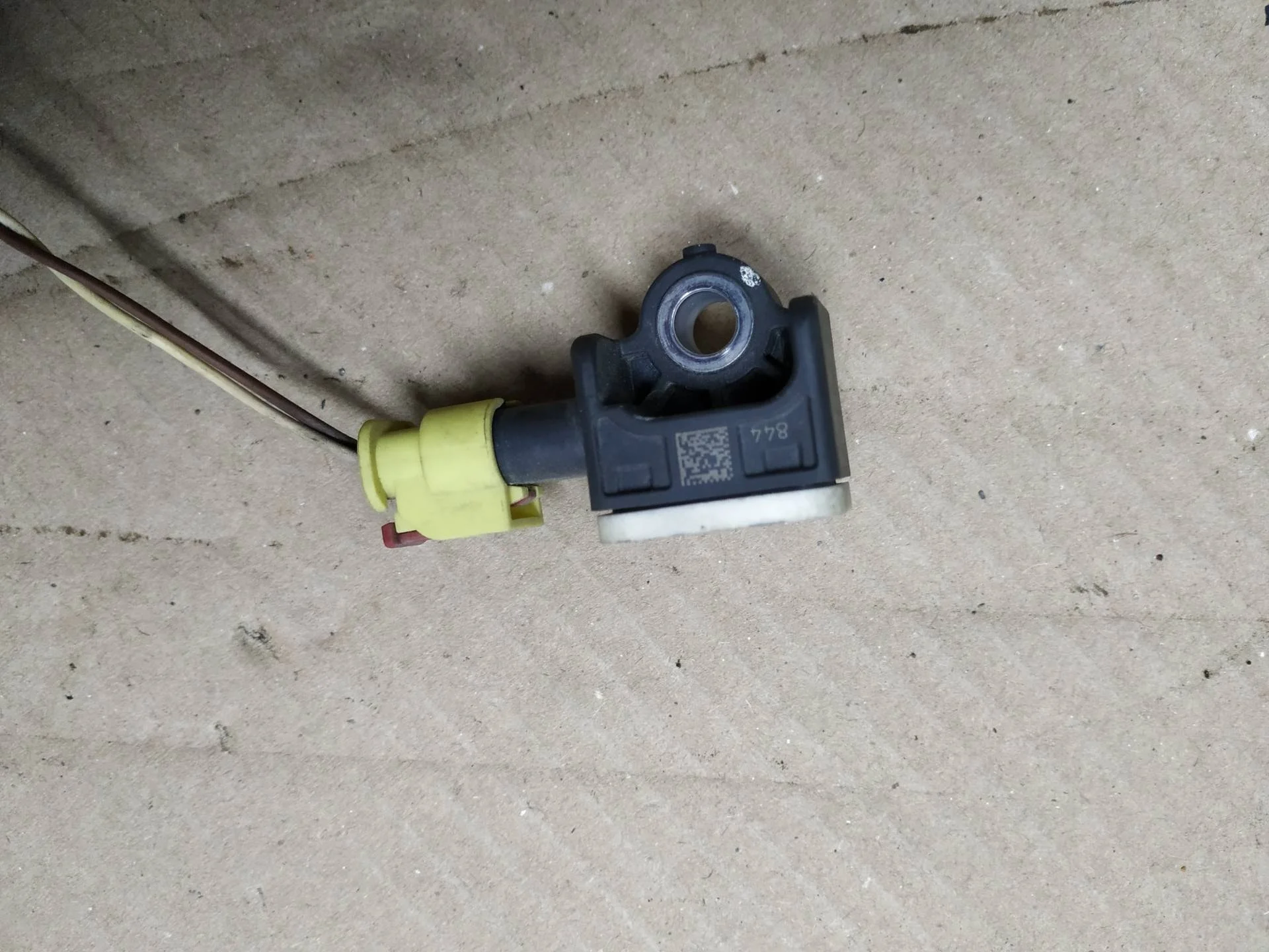 датчик airbag Volkswagen Touareg 2  2013