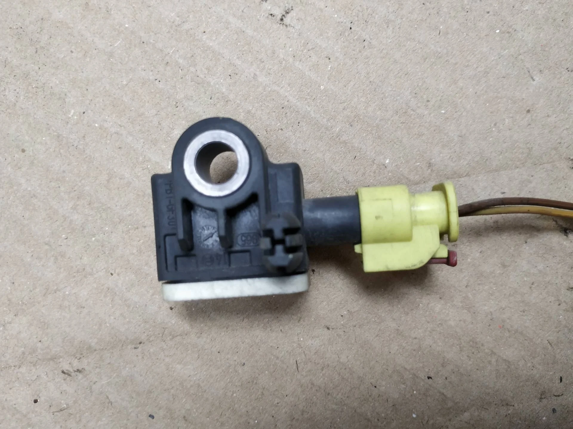 датчик airbag Volkswagen Touareg 2  2013