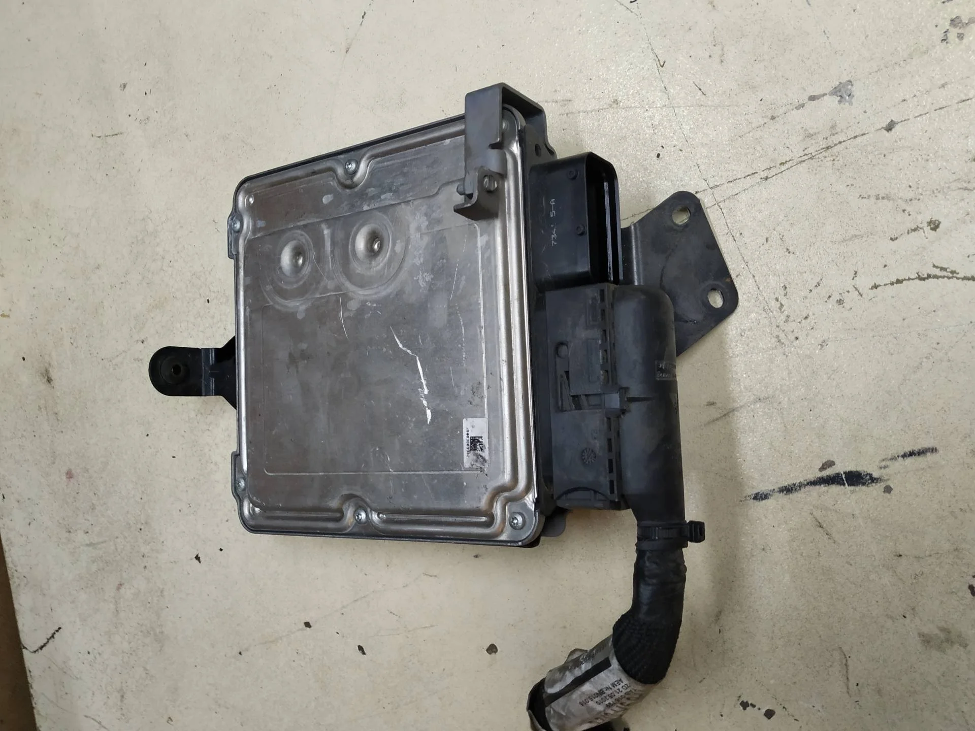 блок управления двигателем Volkswagen Touareg 2  2013