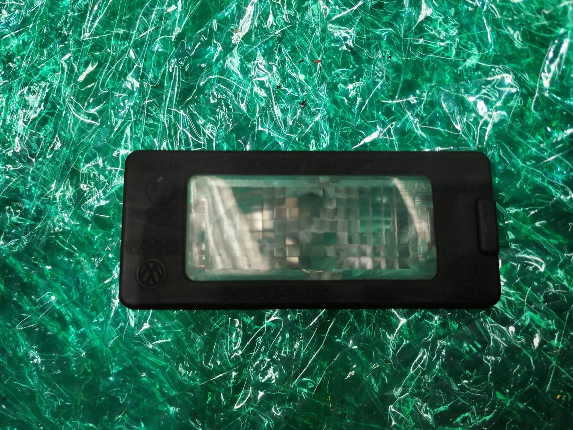 подсветка номера Volkswagen Touareg 2  2013