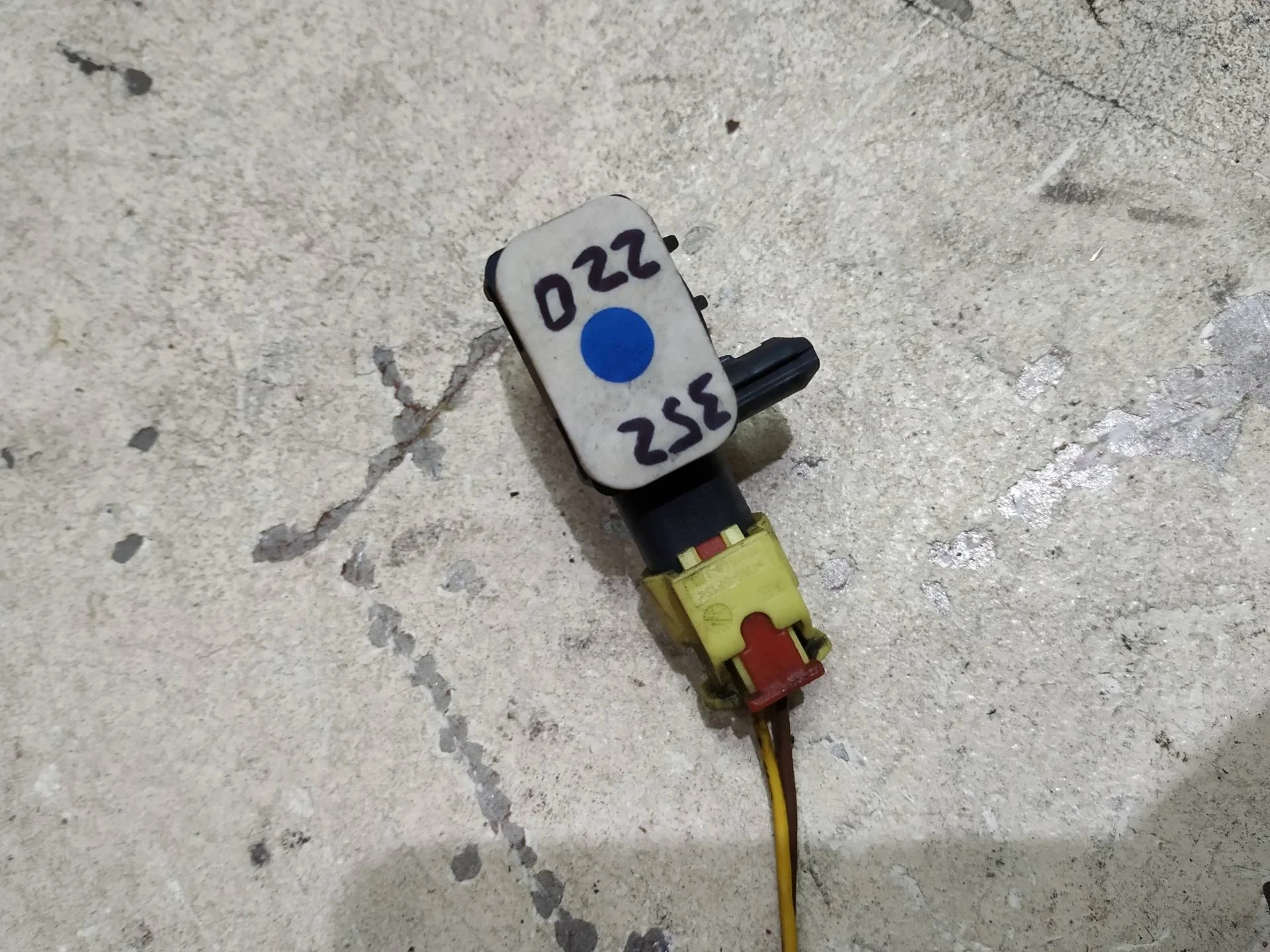 датчик airbag Volkswagen Touareg 2  2013