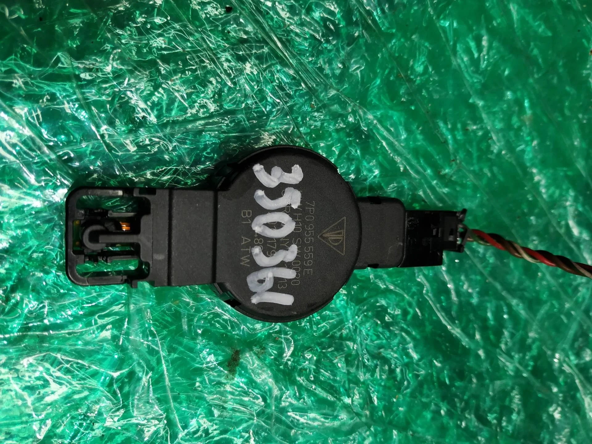 датчик дождя Volkswagen Touareg 2  2013