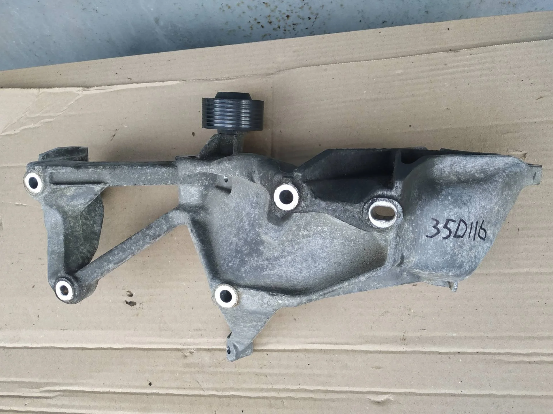 кронштейн генератора Volkswagen Touareg 2  2013