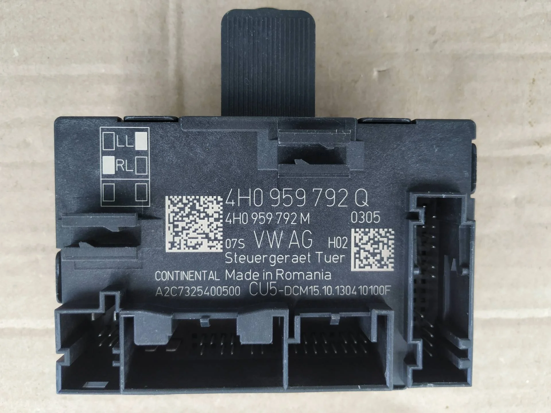 модуль управления двери передней правой Volkswagen Touareg 2  2013