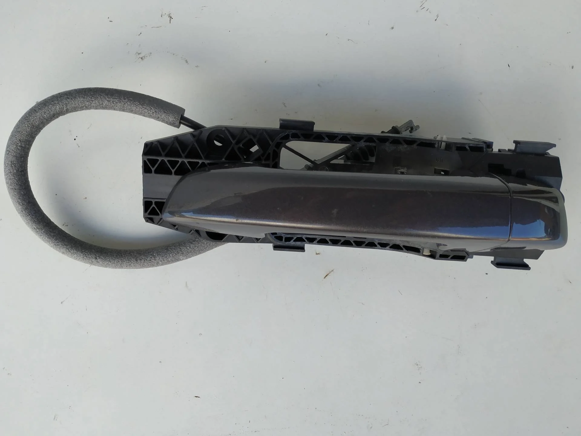 ручка наружная двери правой Volkswagen Touareg 2  2013