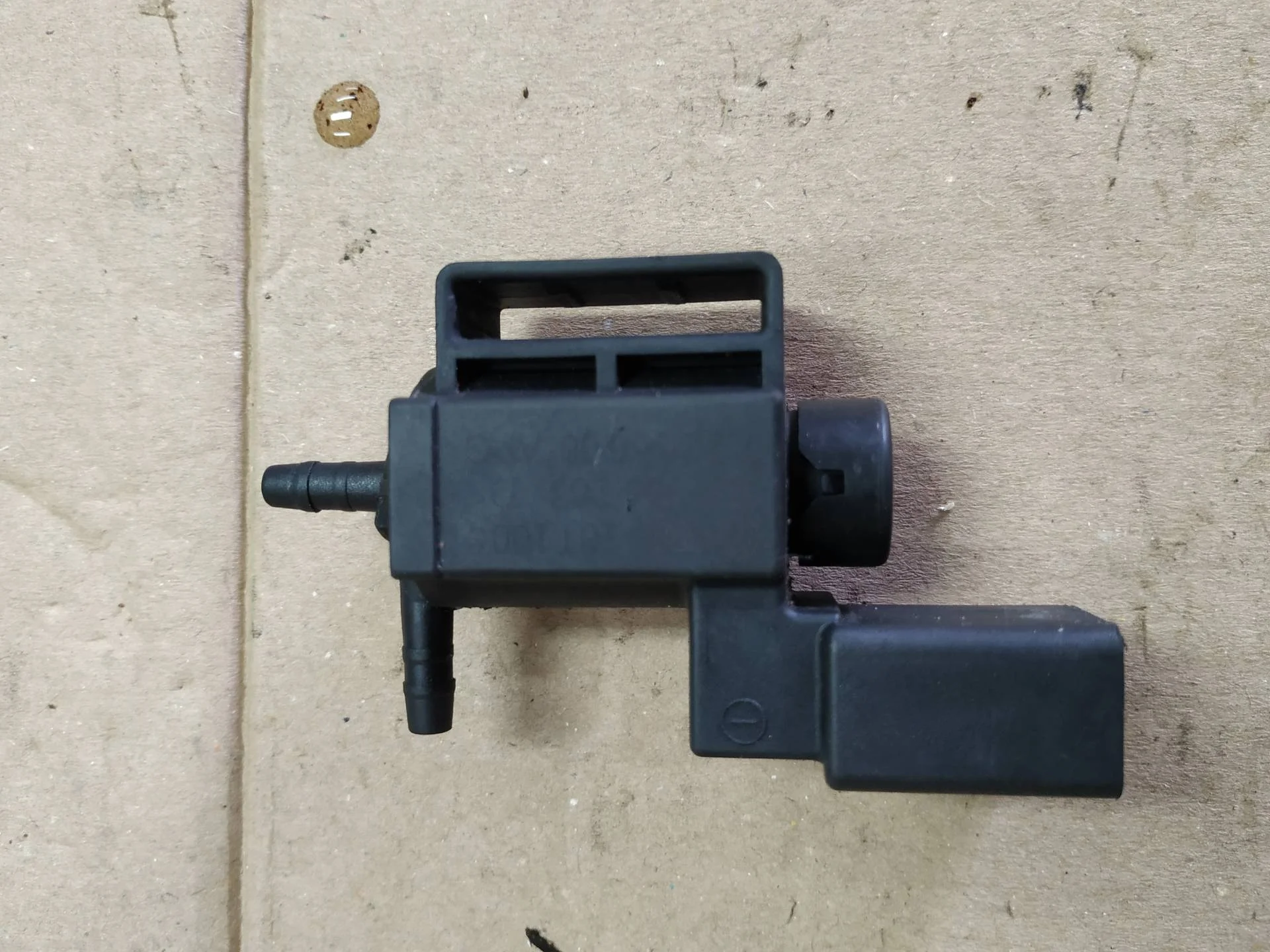 электромагнитный клапан Volkswagen Touareg 2  2013