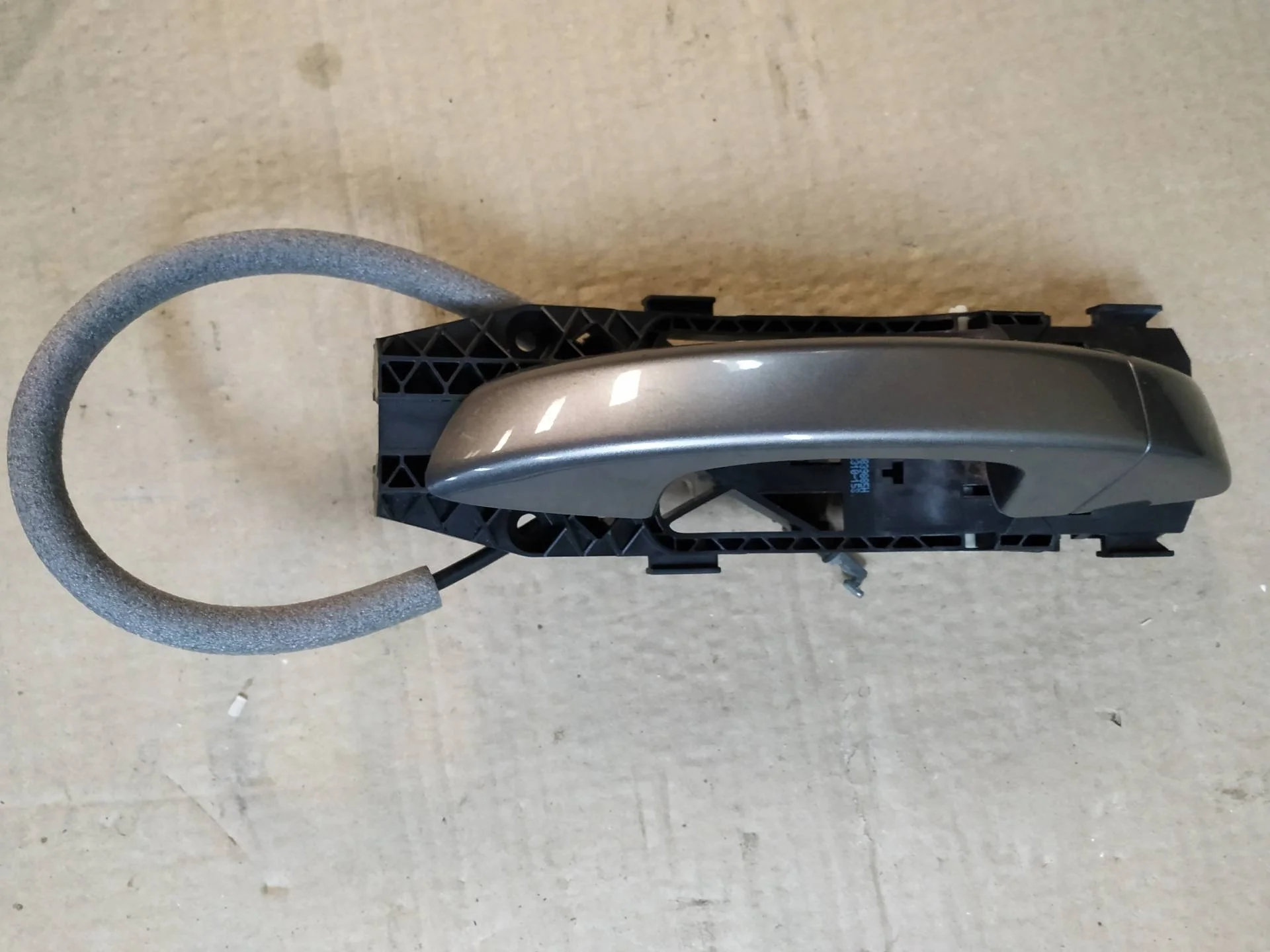 ручка наружная двери правой Volkswagen Touareg 2  2013